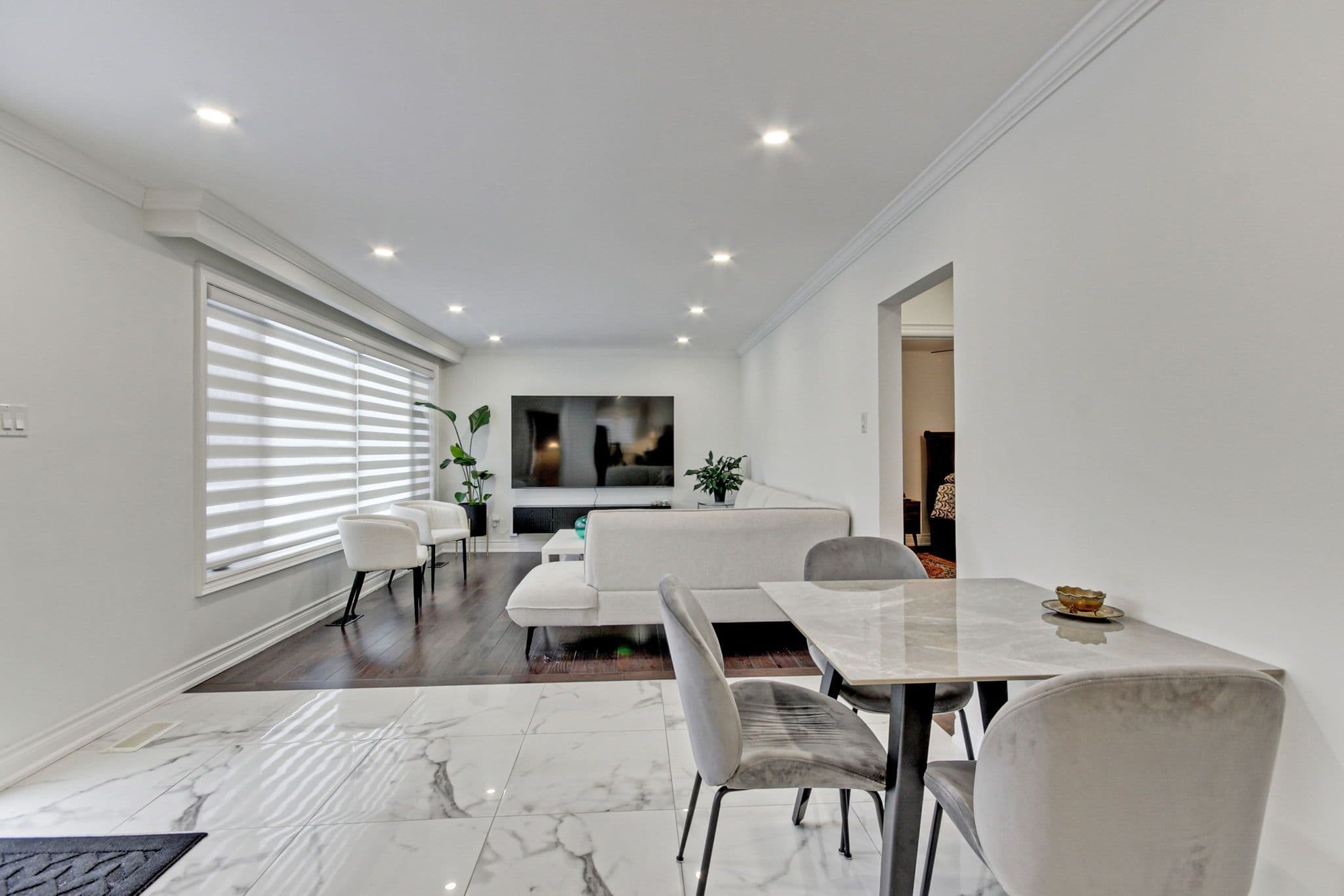 13 Patrick Drive, Aurora, ON L4G 2A6