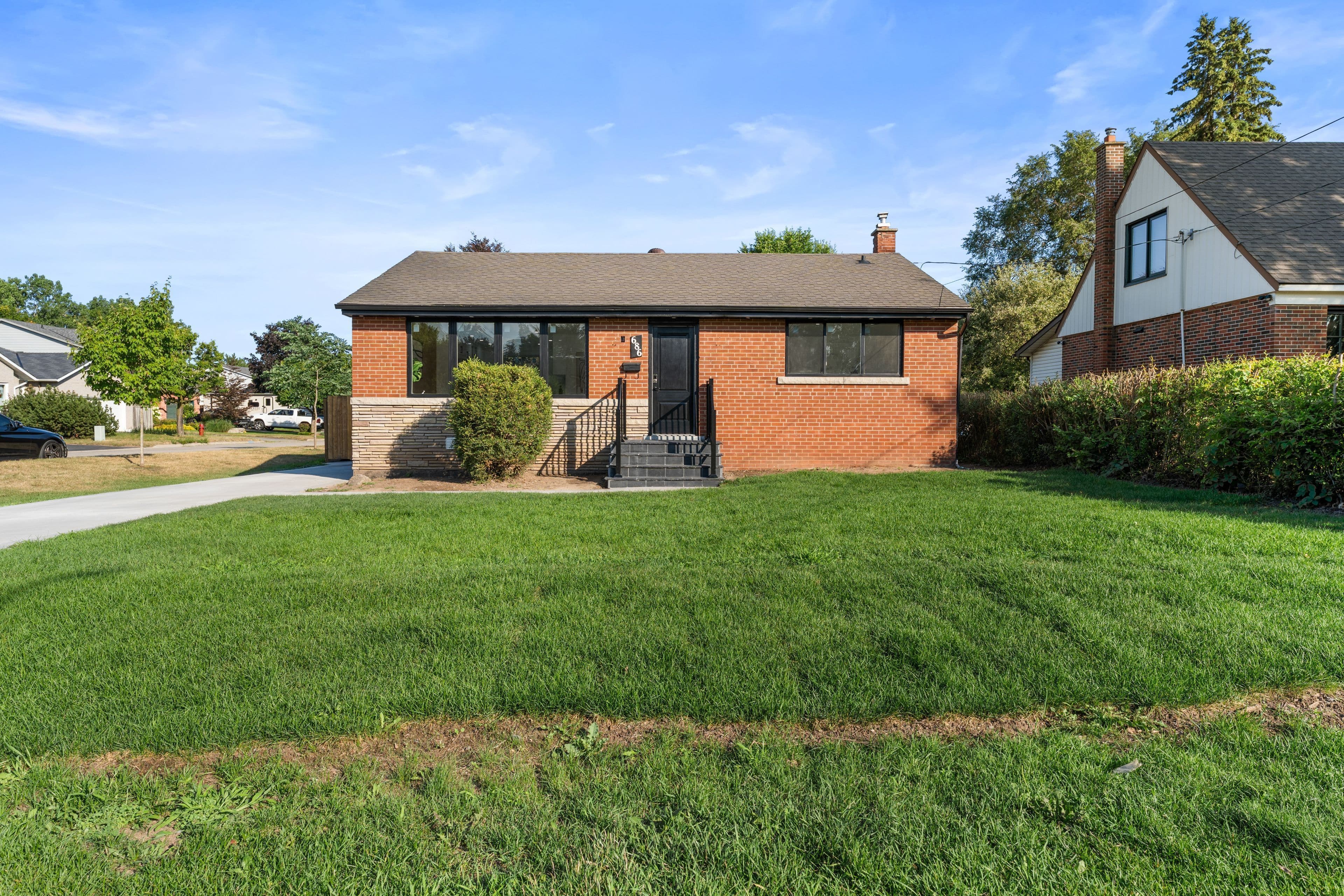 686 Wickens Avenue, Burlington, ON L7T 3T2