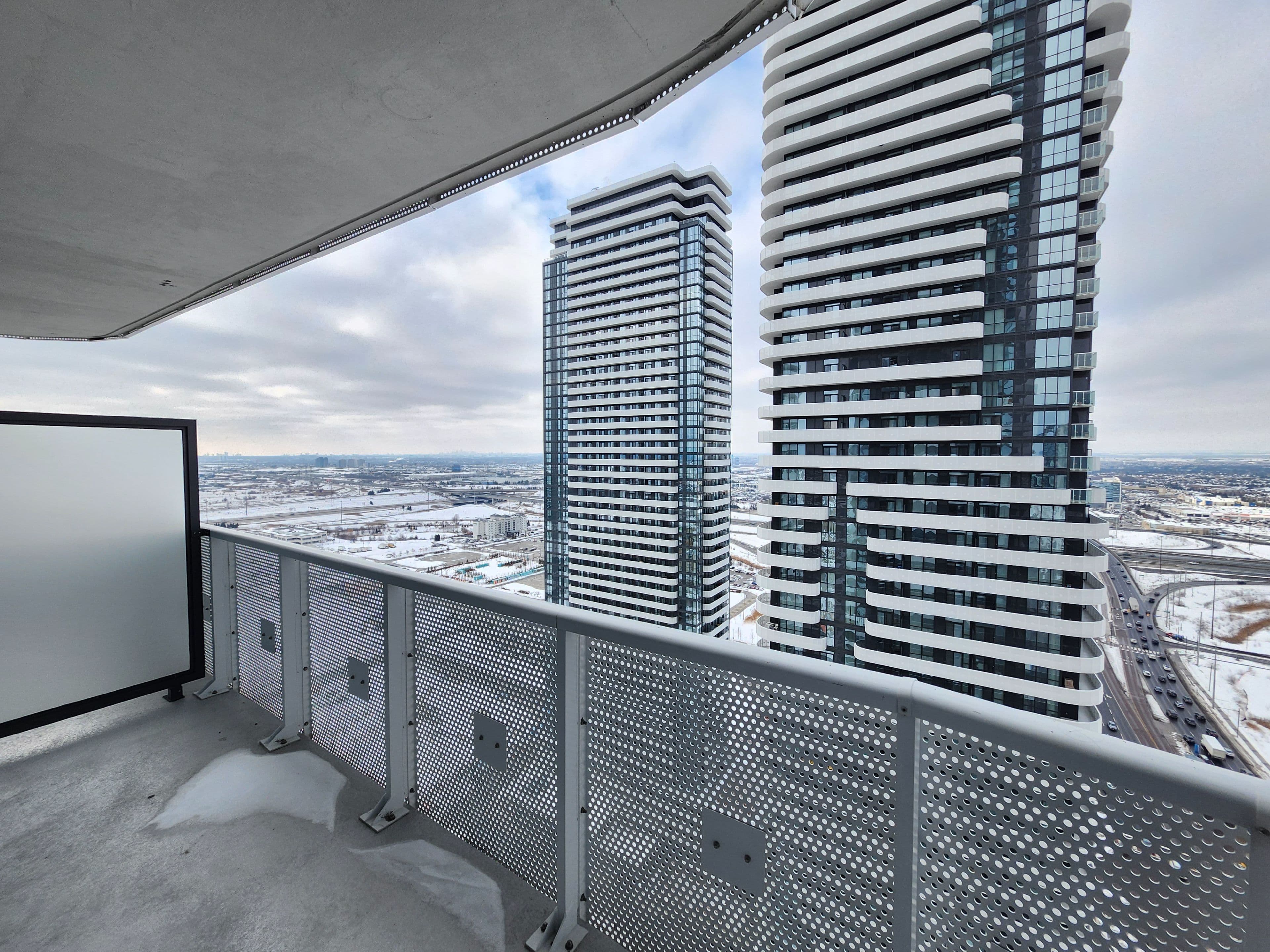 8 Interchange Way 3301, Vaughan, ON L4K 5Z7