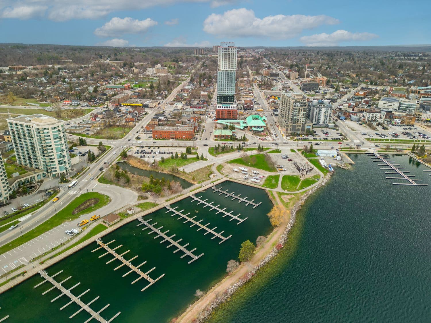 39 Mary Street 2201, Barrie, ON L4N 1S9