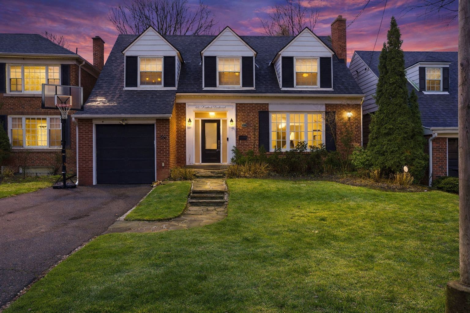 69 Kimbark Boulevard, Toronto C04, ON M5N 2X9