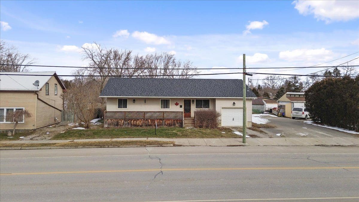 12 Main Street W, Haldimand, ON N0A 1P0