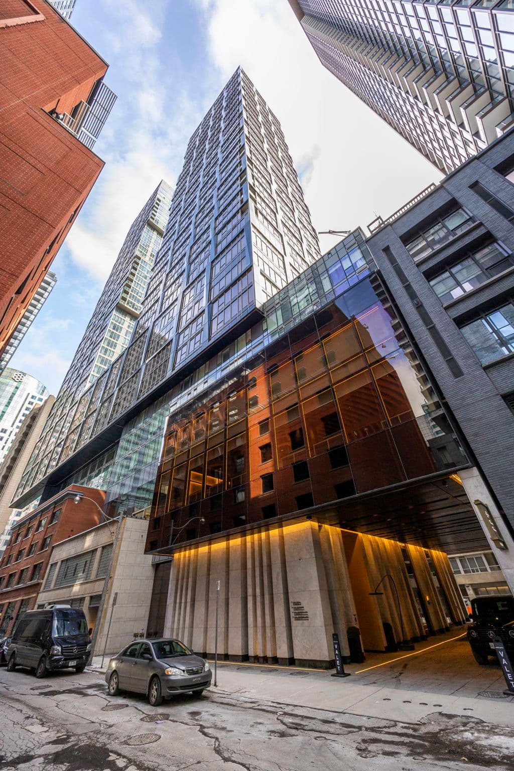 35 Mercer Street 2410, Toronto C01, ON M5V 0V1