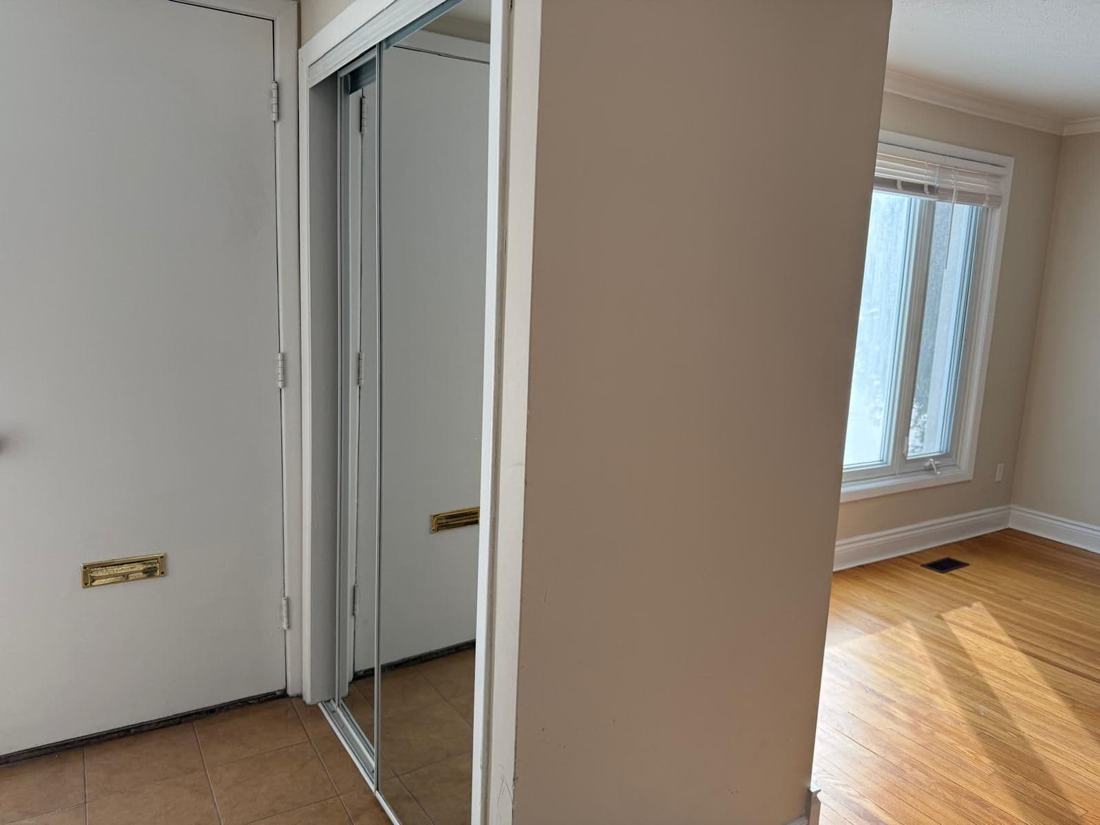 1068 Lawrence Avenue E, Toronto C13, ON M3C 1R6