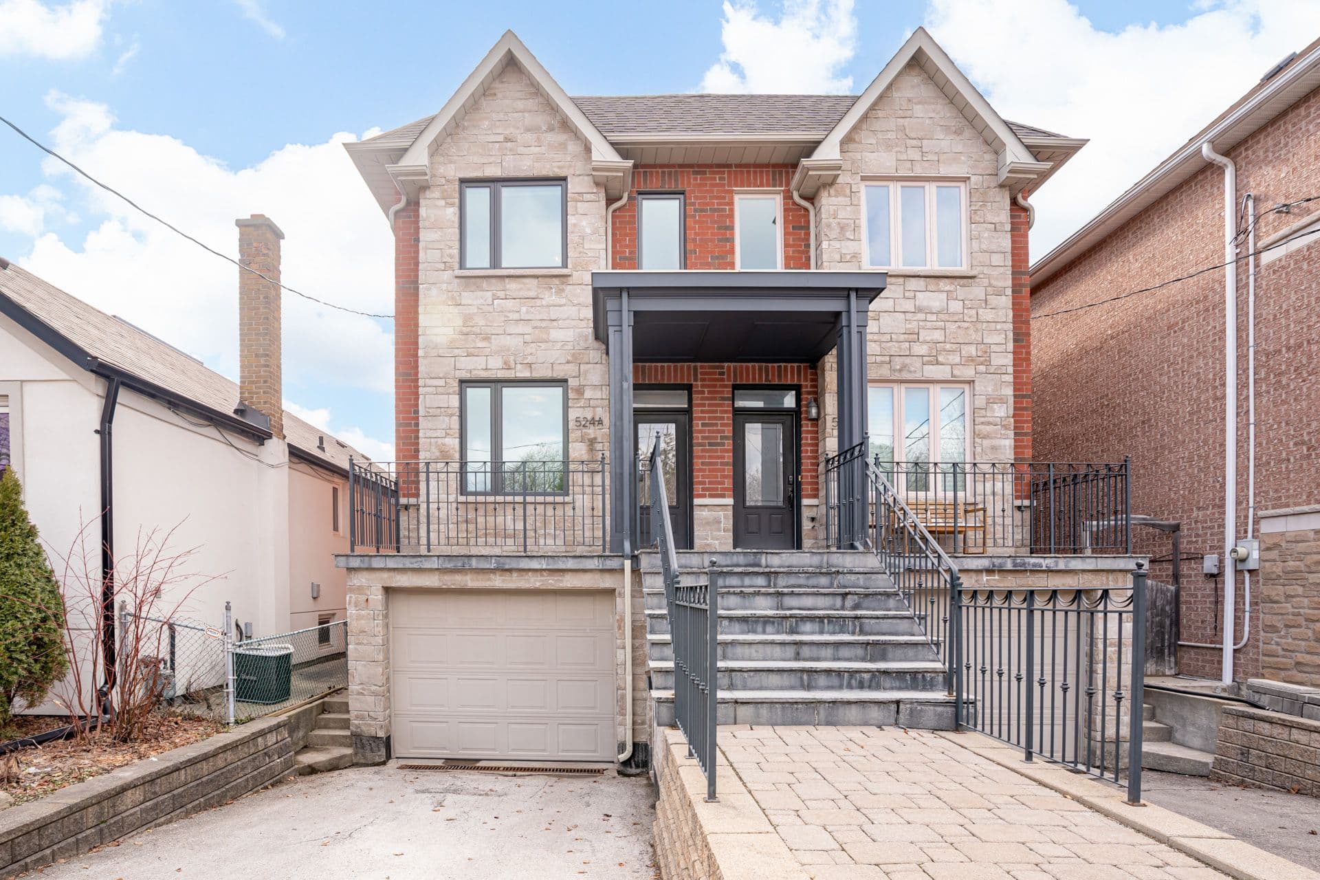 524A Mcroberts Avenue, Toronto W03, ON M6E 4R4