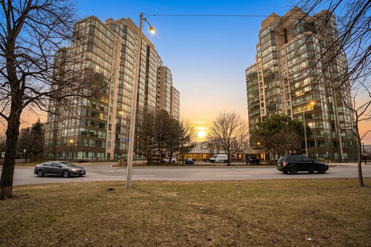 3233 Eglinton Avenue E 1605, Toronto E08, ON M1J 3N6