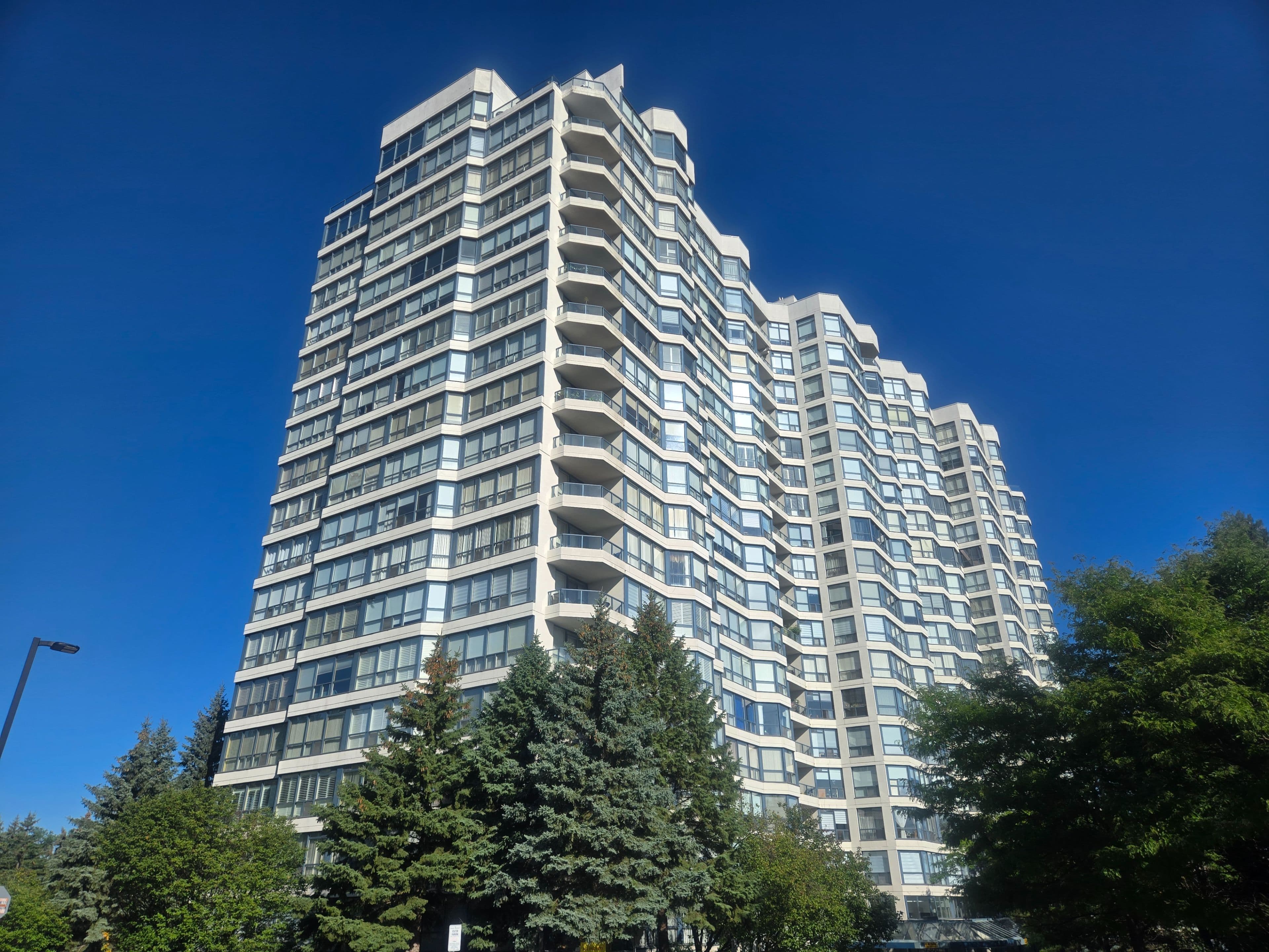 7300 Yonge Street 1012, Vaughan, ON L4J 7Y5