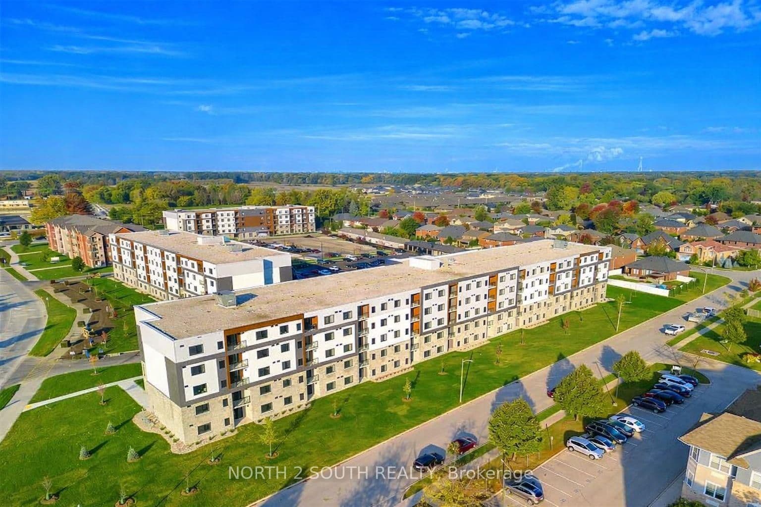 2550 Sandwich West Parkway 102, Windsor, ON N9H 0A7