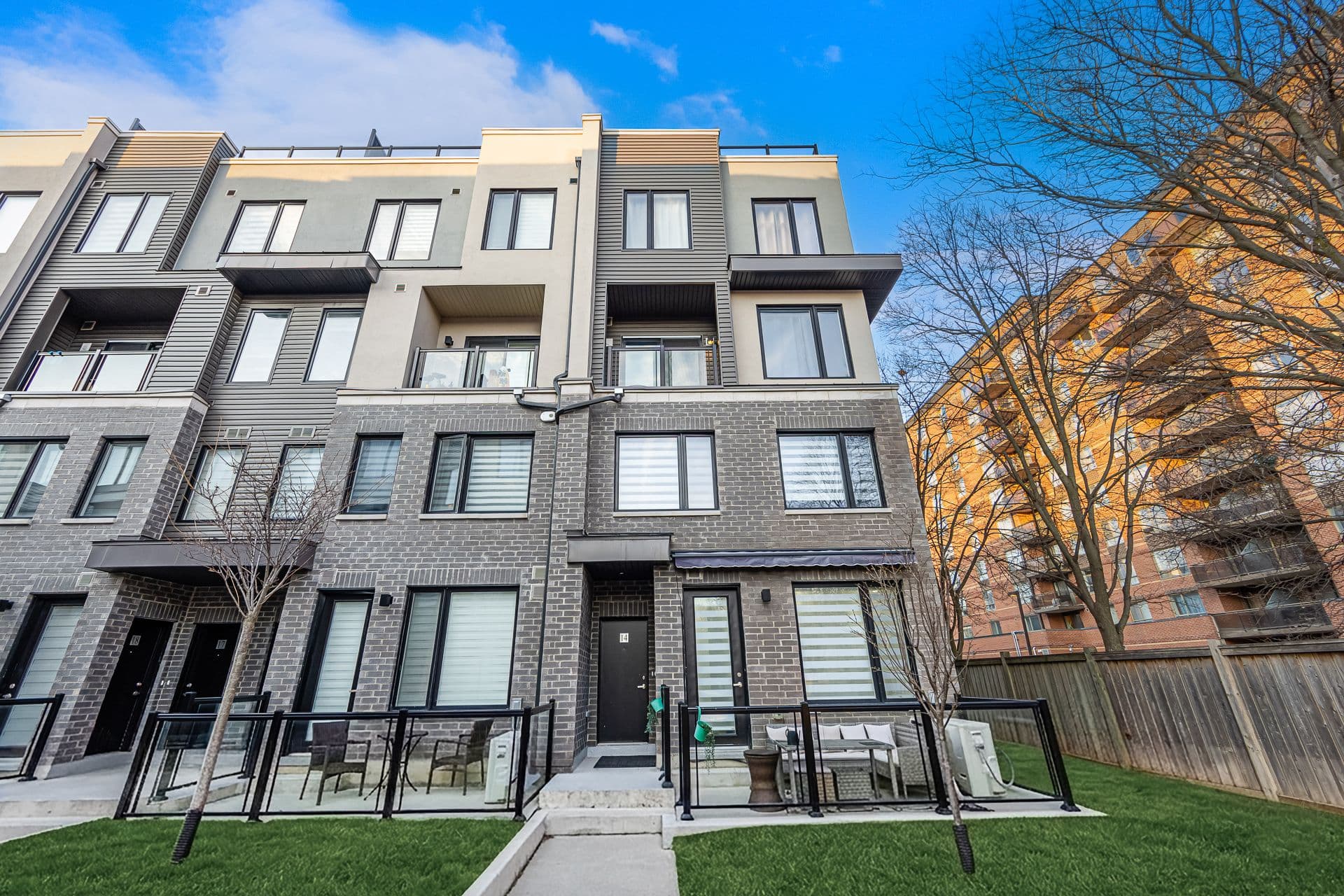 3562 Colonial Drive 13, Mississauga, ON L5L 5R9