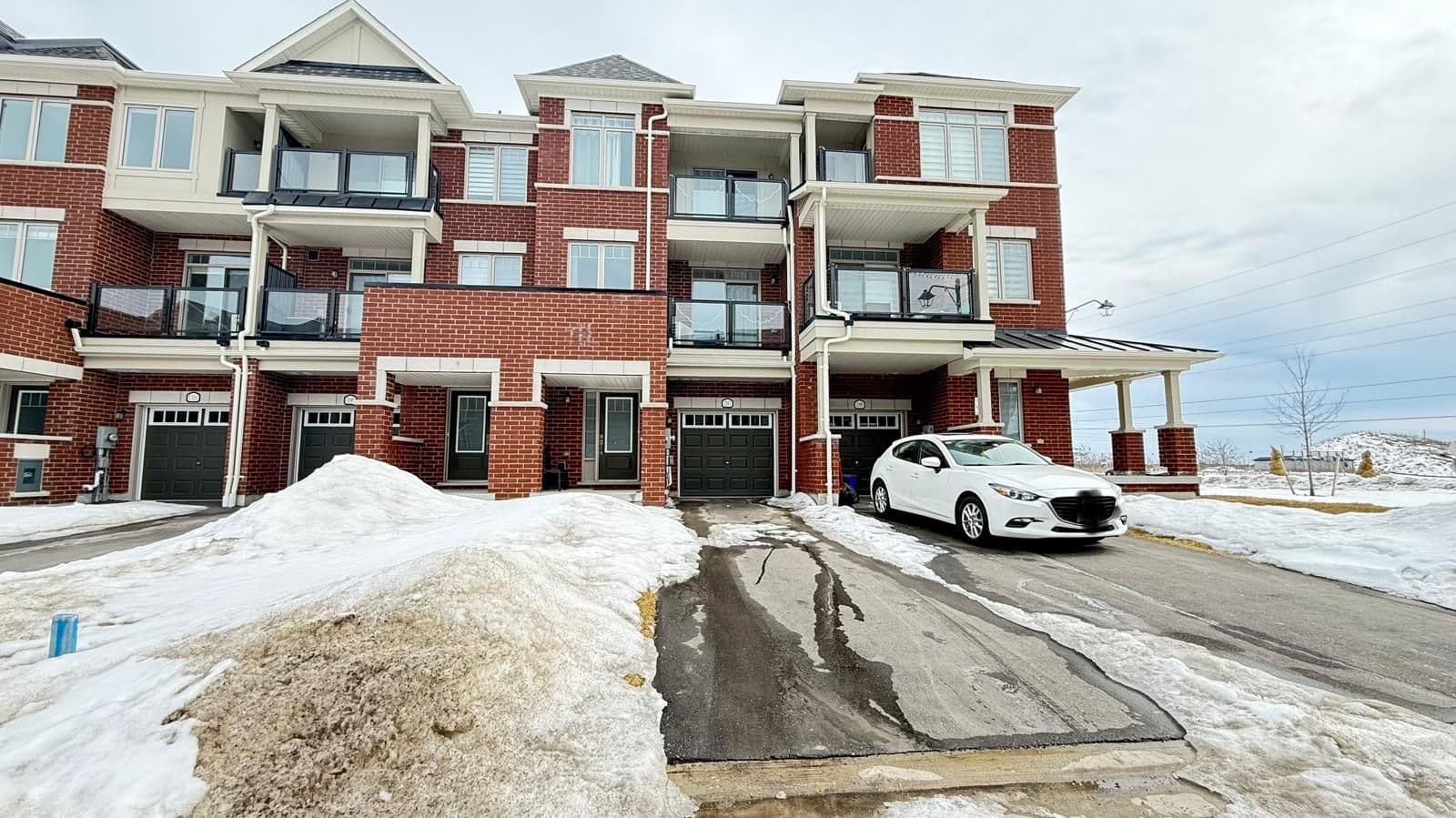 1097 Lockie Drive, Oshawa, ON L1L 0R9