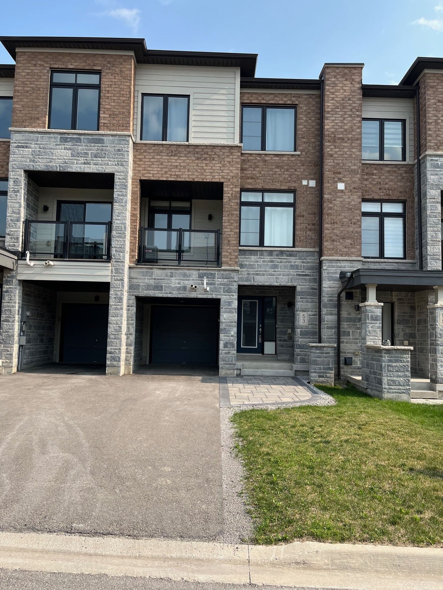 53 Vantage Loop, Newmarket, ON L3X 0K9