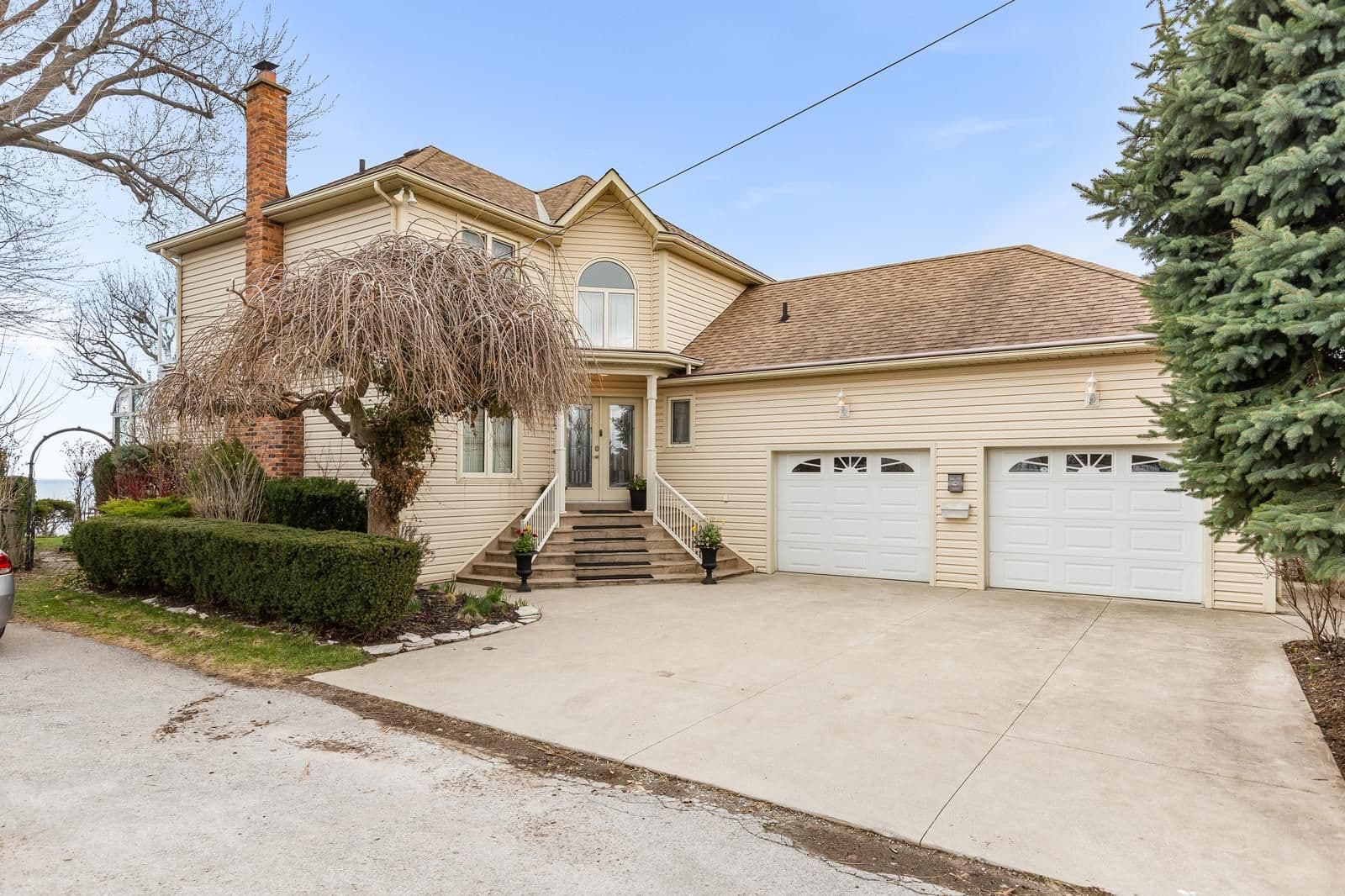 1 Twelfth Street, Grimsby, ON L3M 2V6