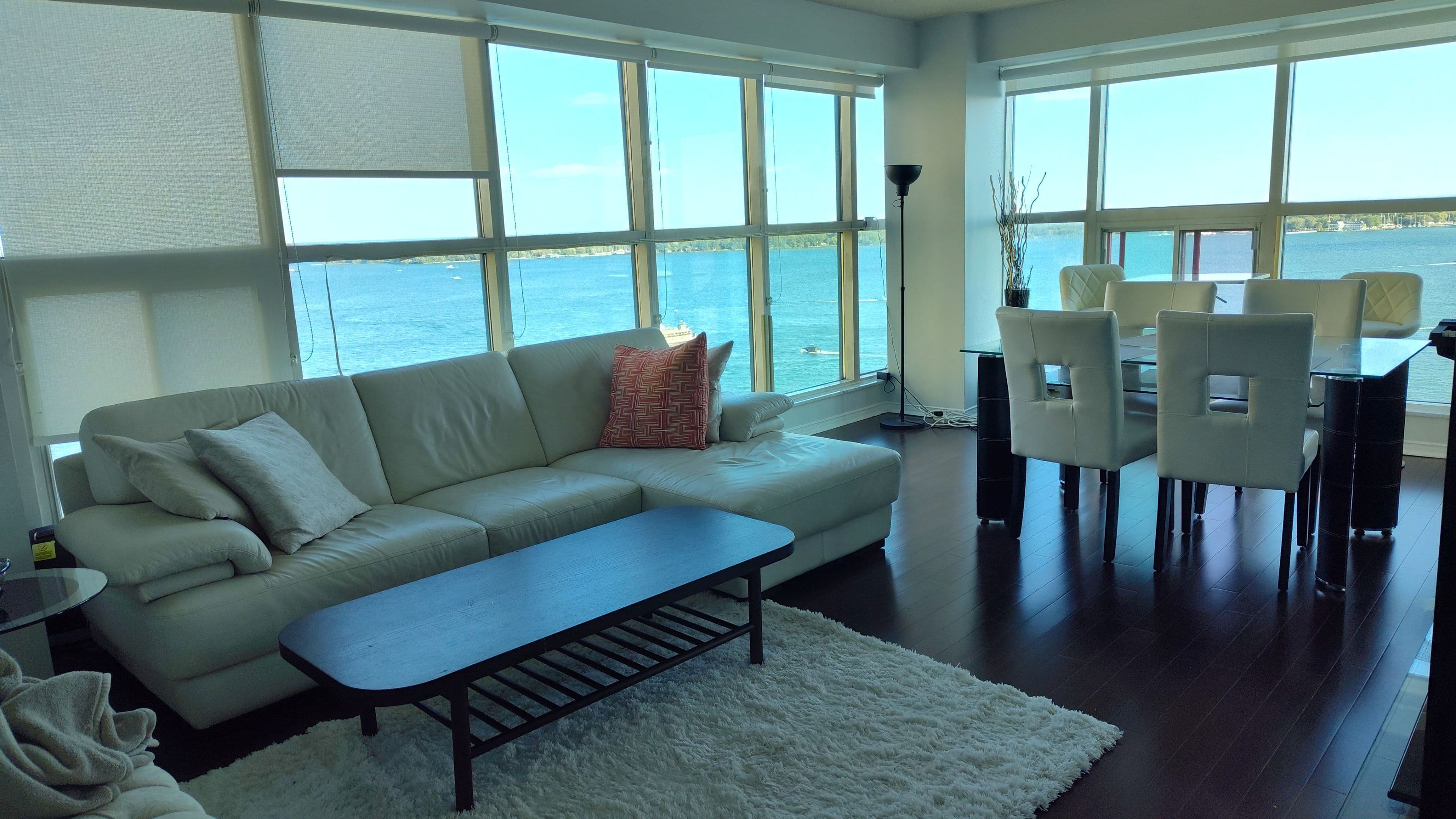 99 Harbour Square 2007, Toronto C01, ON M5J 2H2