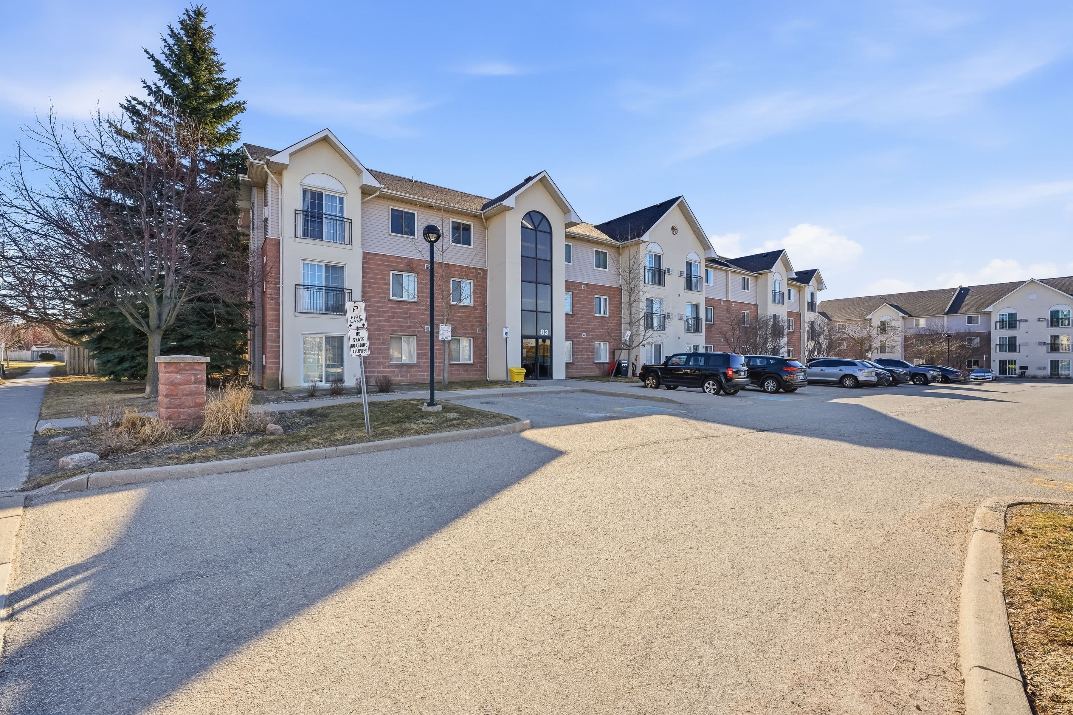 83 Aspen Springs Drive 107, Clarington, ON L1C 5J7, Clarington