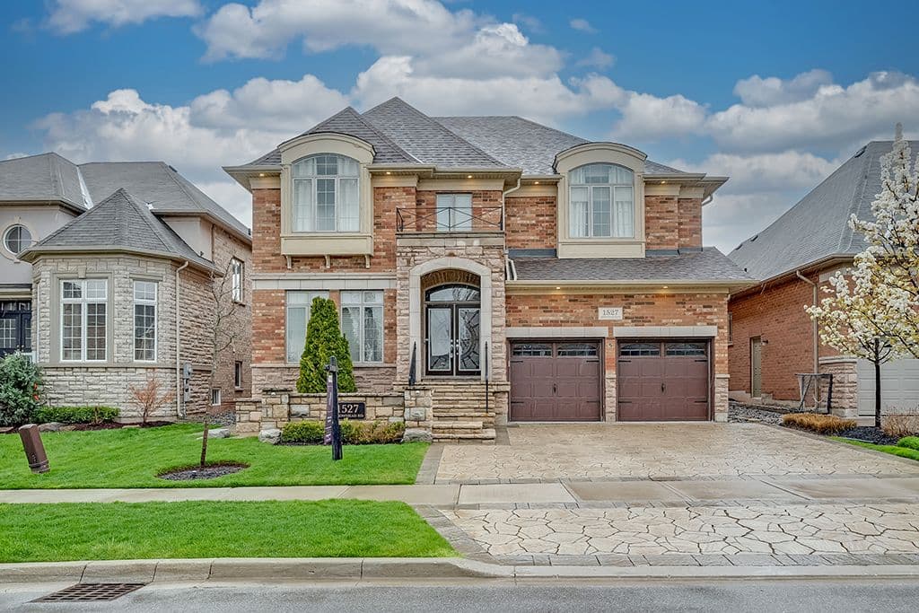 1527 Arrowhead Road, Oakville, ON L6H 7V6