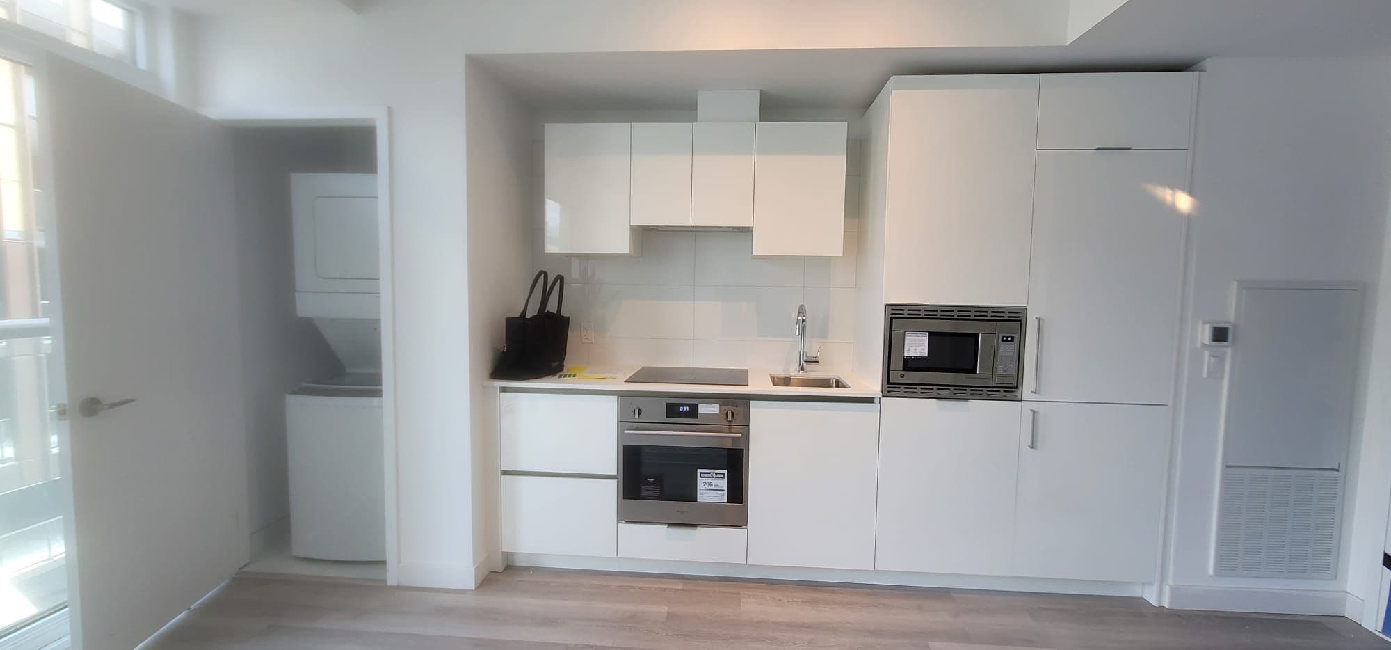 121 St patrick Street 1615, Toronto C01, ON M5T 0B8