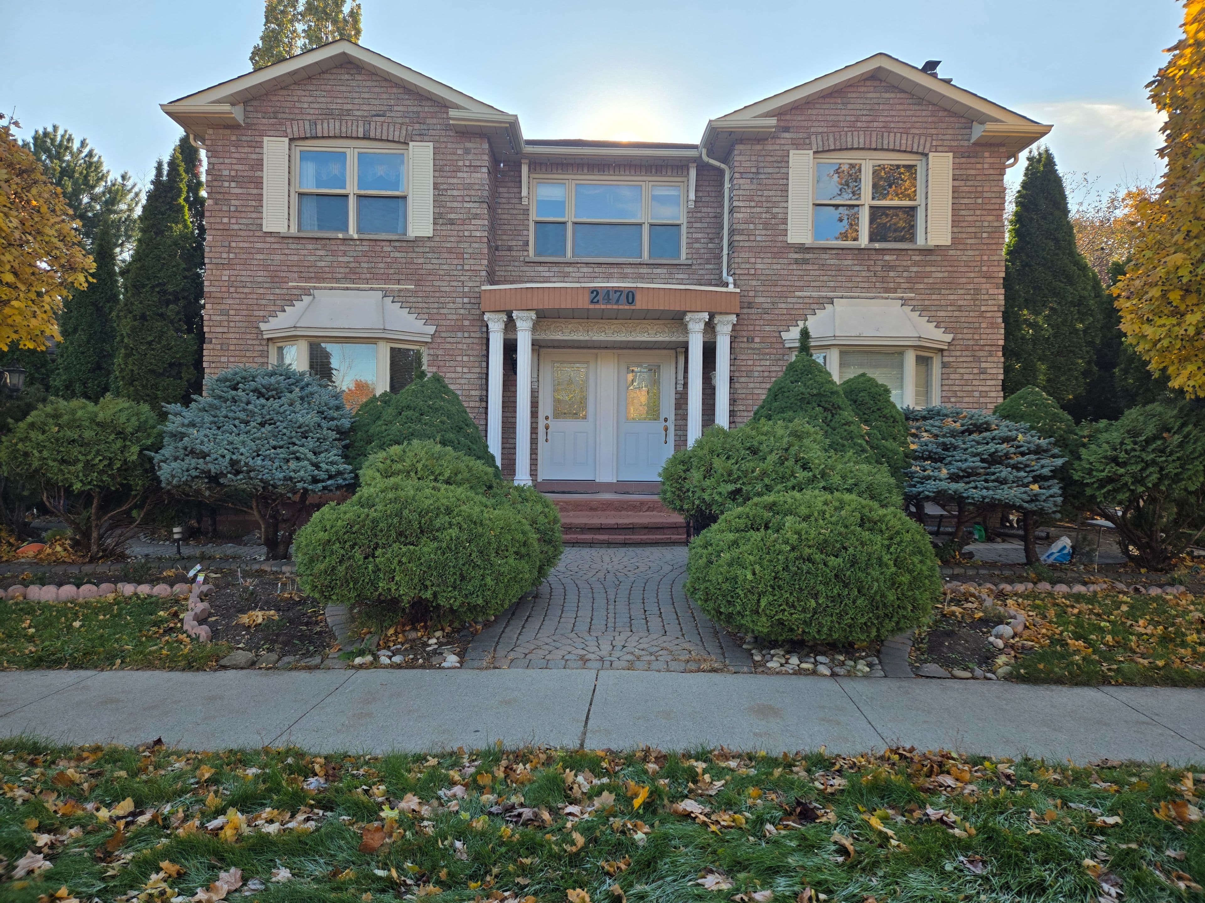 2470 Wynten Way 2, Oakville, ON L6J 7K8