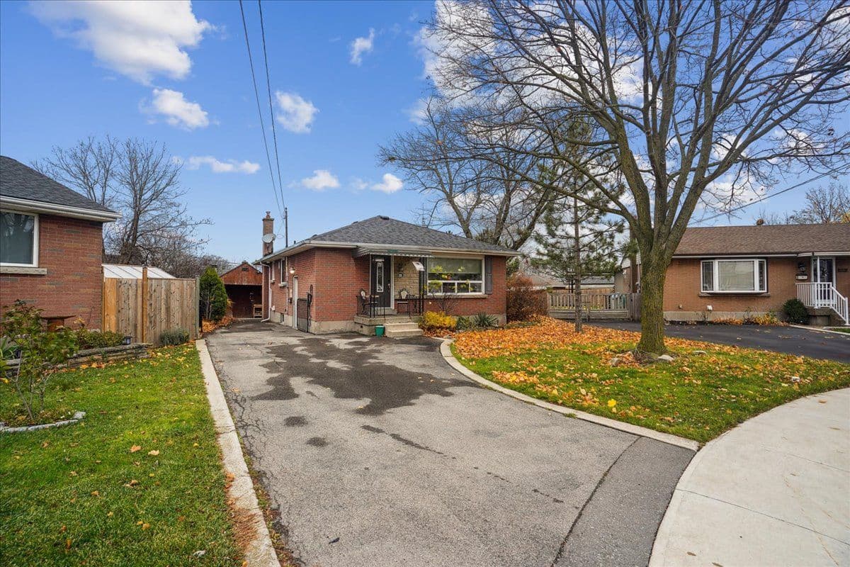 391 East 16th Street, Hamilton, ON L9A 4K4