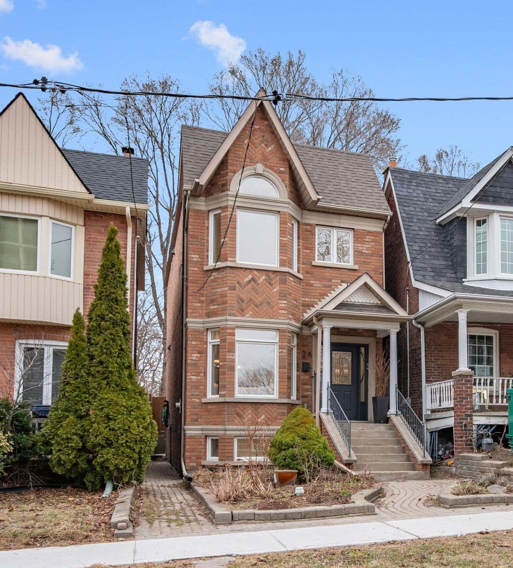 26 Eastmount Avenue, Toronto E03, ON M4K 1V1