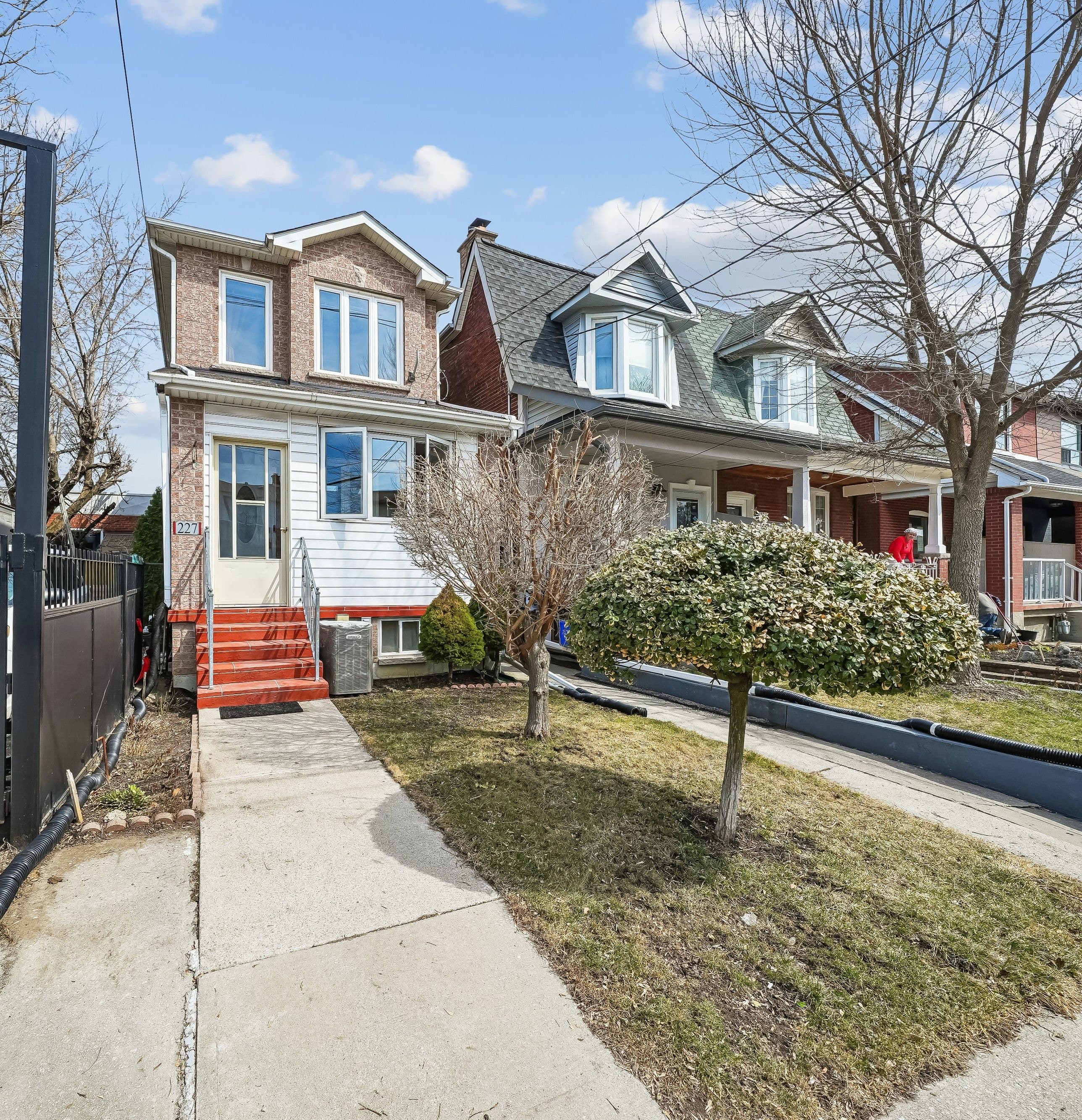 227 Earlscourt Avenue, Toronto W03, ON M6E 4B4
