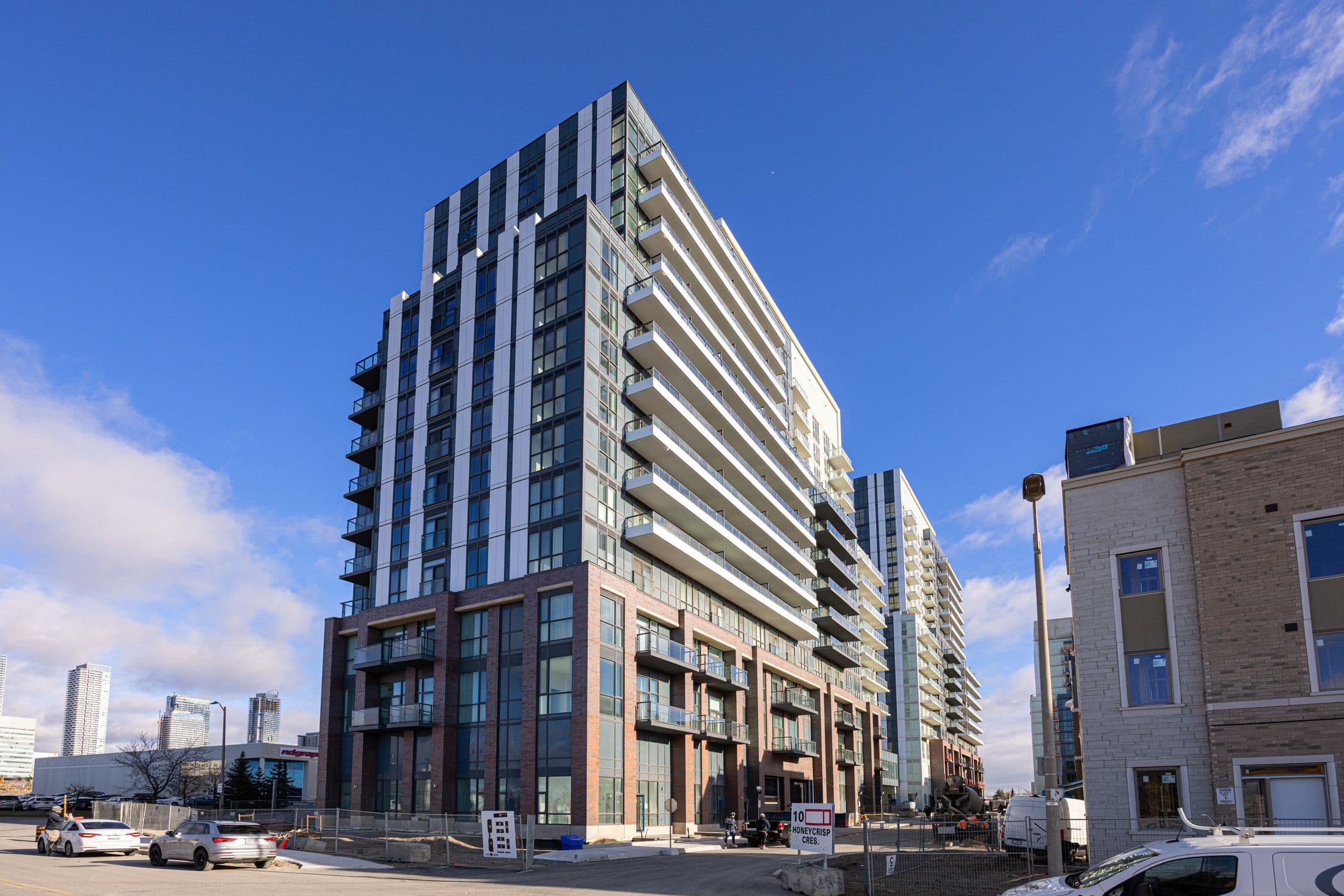 10 Honeycrisp Crescent 207, Vaughan, ON L4K 0N6