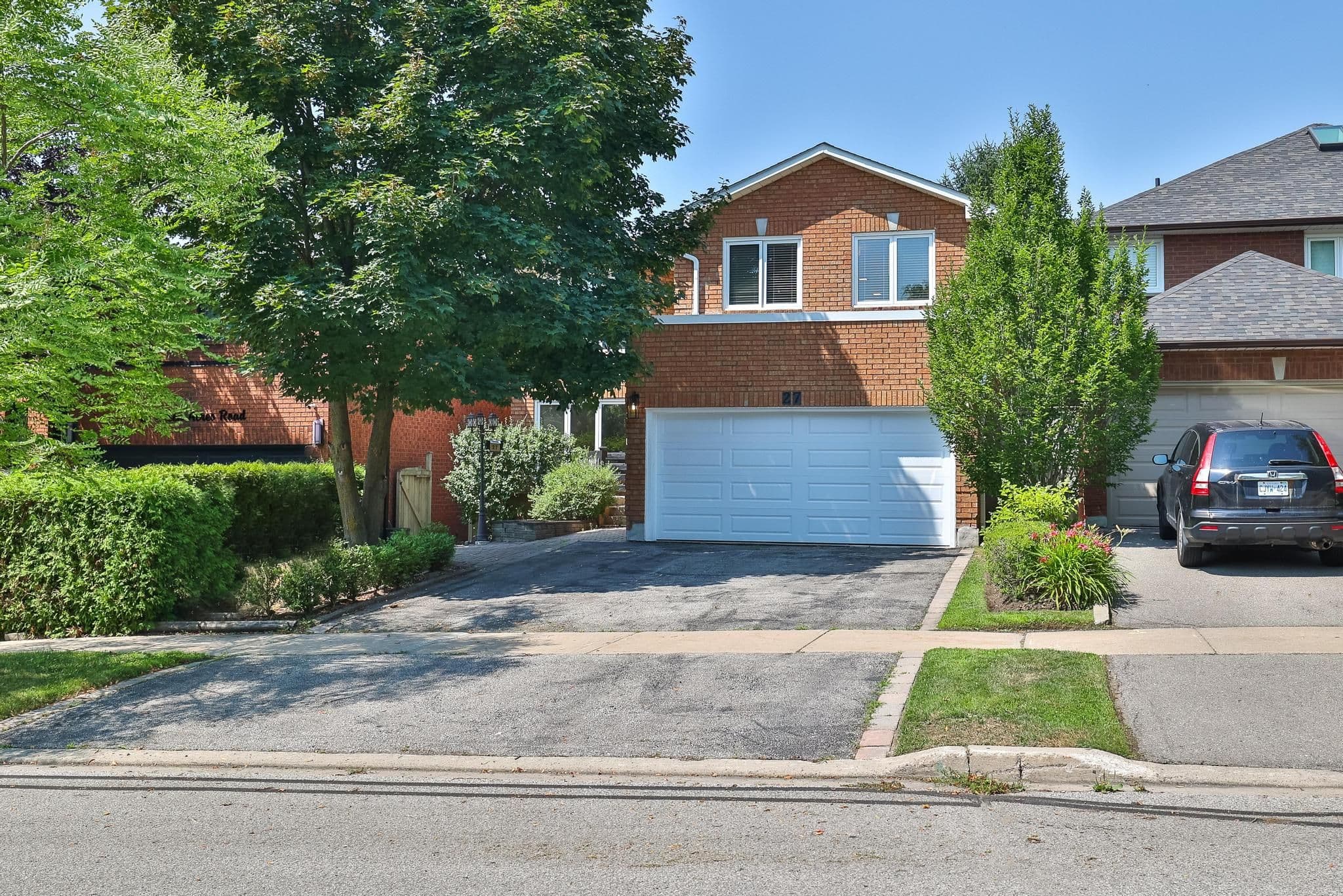 27 Green Acres Road, Vaughan, ON L4J 4S2