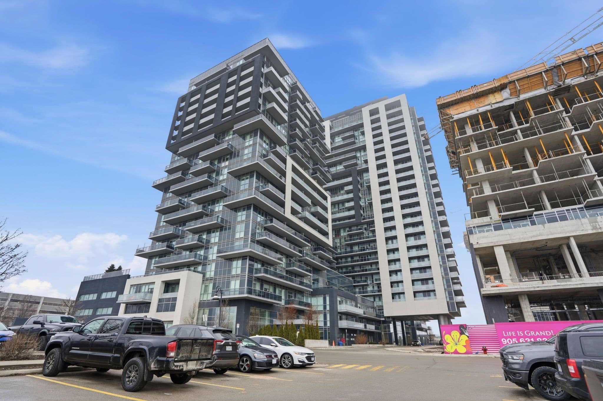 2087 Fairview Street 1310, Burlington, ON L7R 0E5