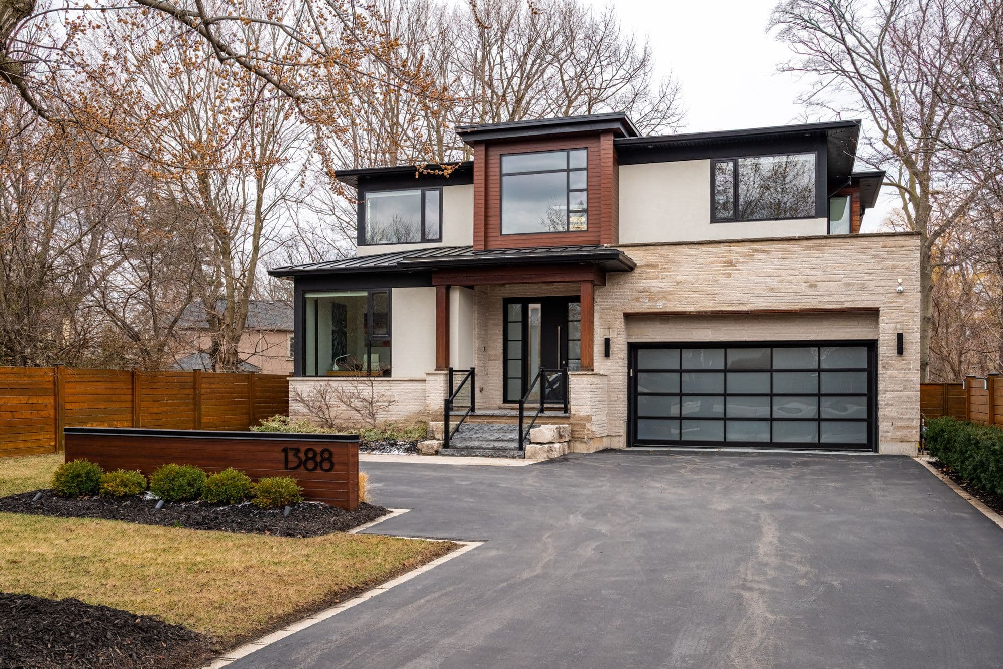 1388 Acton Crescent, Oakville, ON L6J 2S5