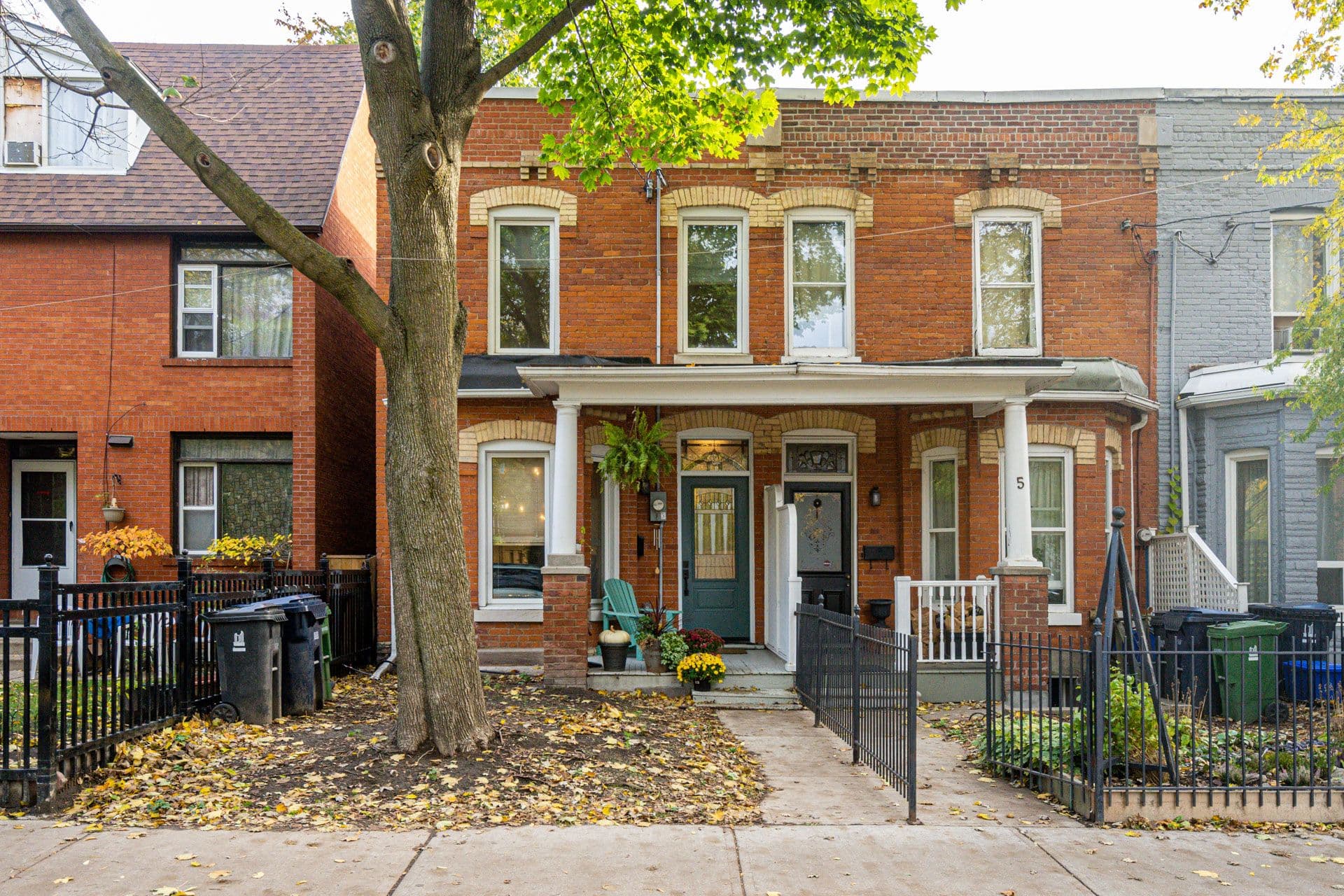 7 Gwynne Avenue, Toronto W01, ON M6K 2C2