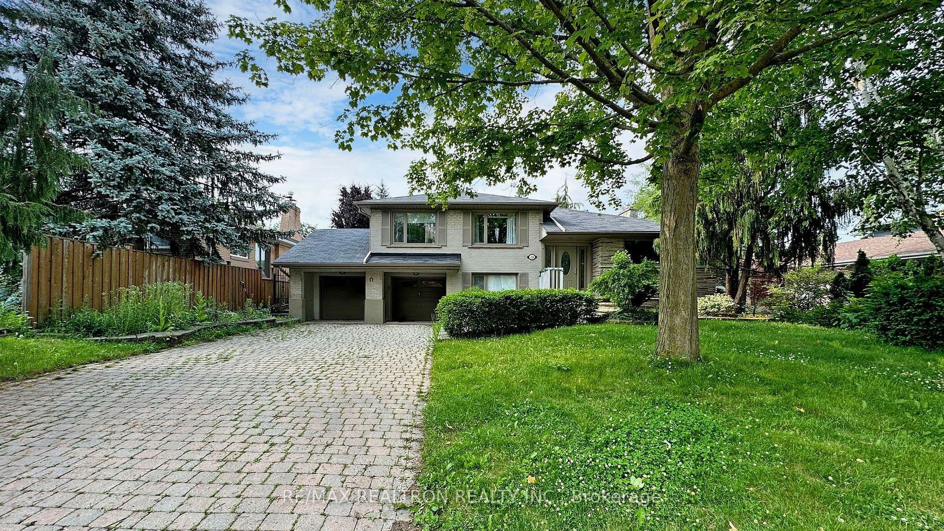 24 Morewood Crescent, Toronto C15, ON M2K 1L7