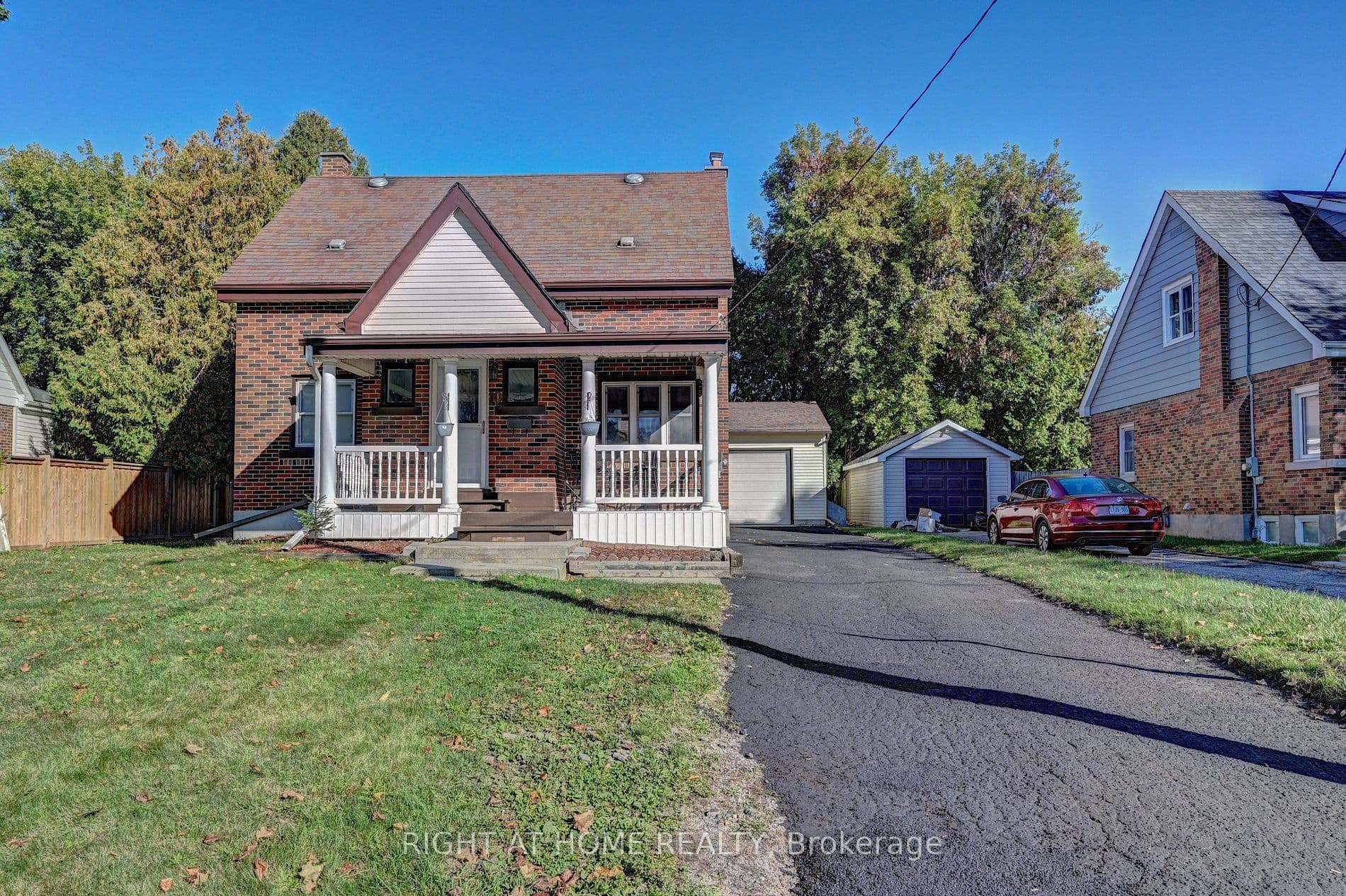 10 Monroe Street, Cambridge, ON N1R 2C5