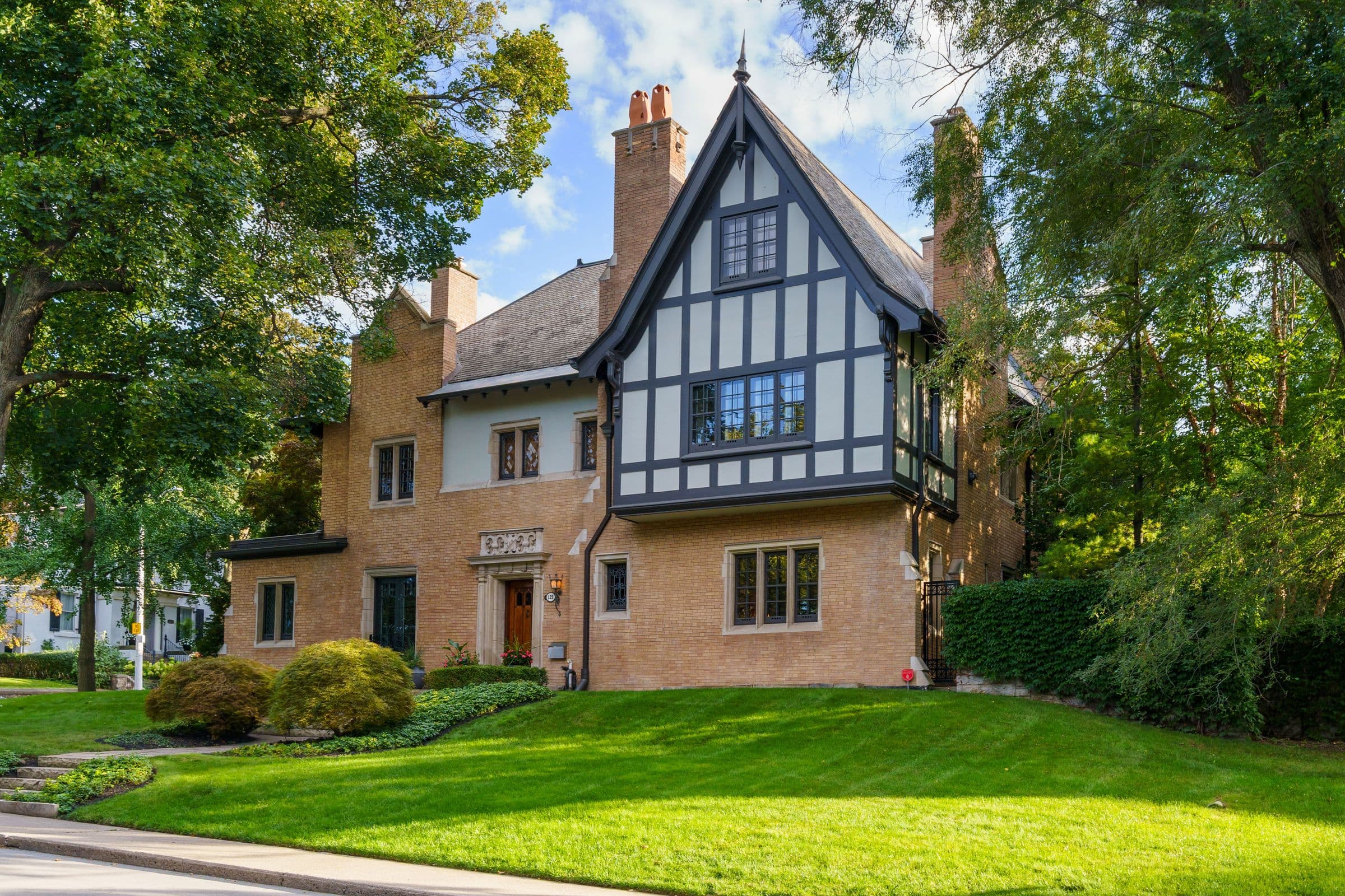 125 Aberdeen Avenue, Hamilton, ON L8P 2P3