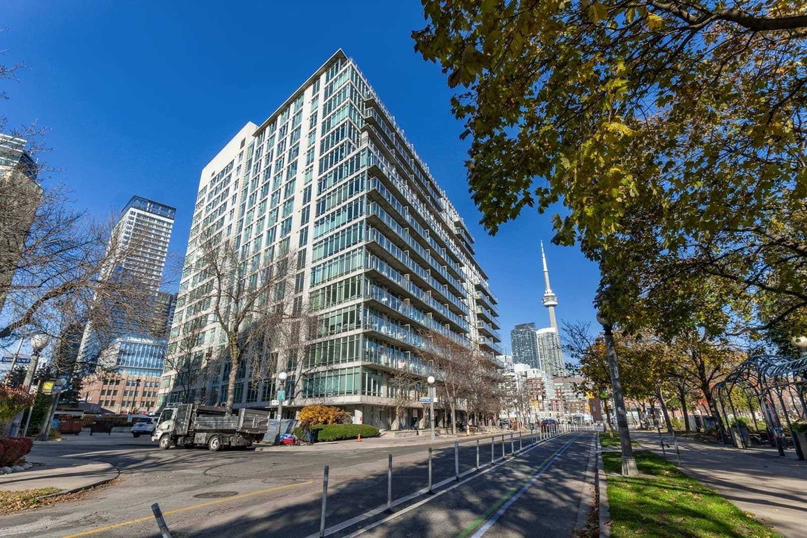 650 Queens Quay W 915, Toronto C01, ON M5V 3N2