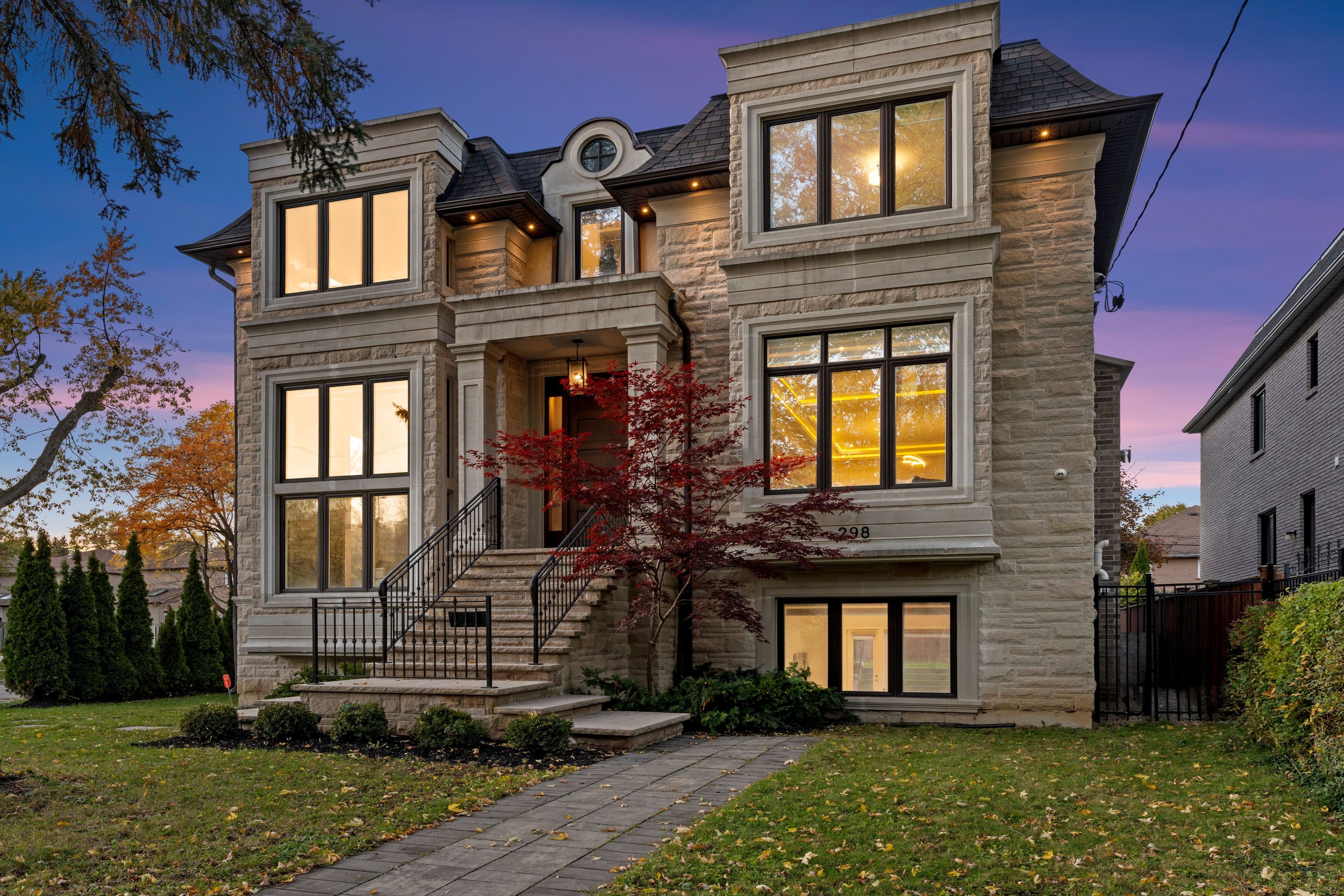 298 Hollywood Avenue, Toronto C14, ON M2N 3L2