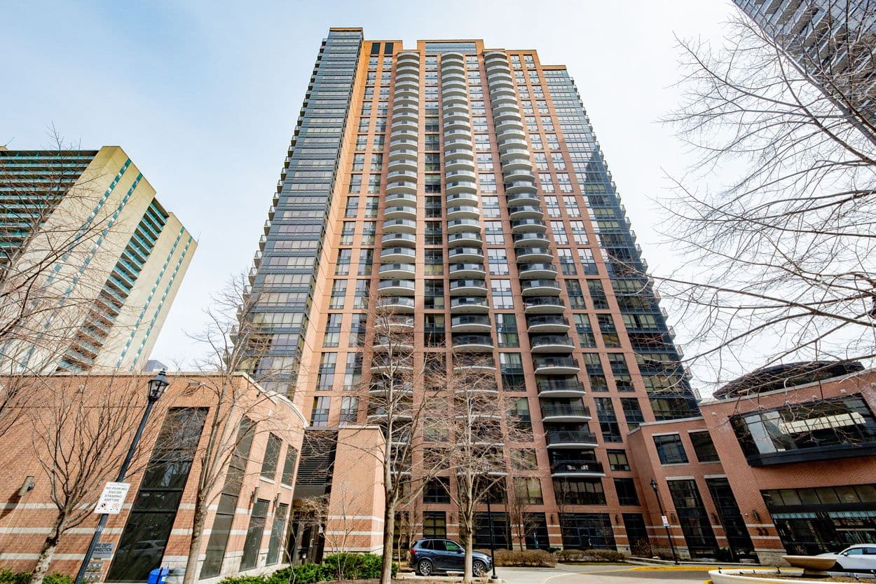 33 Sheppard Avenue E 2300, Toronto C14, ON M2N 7K1