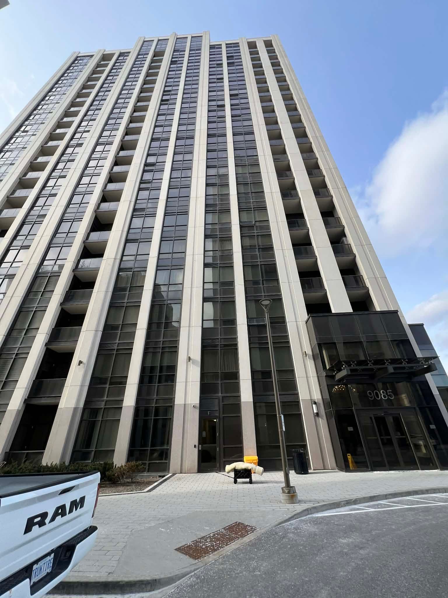 9085 Jane Street 221, Vaughan, ON L4K 0L8