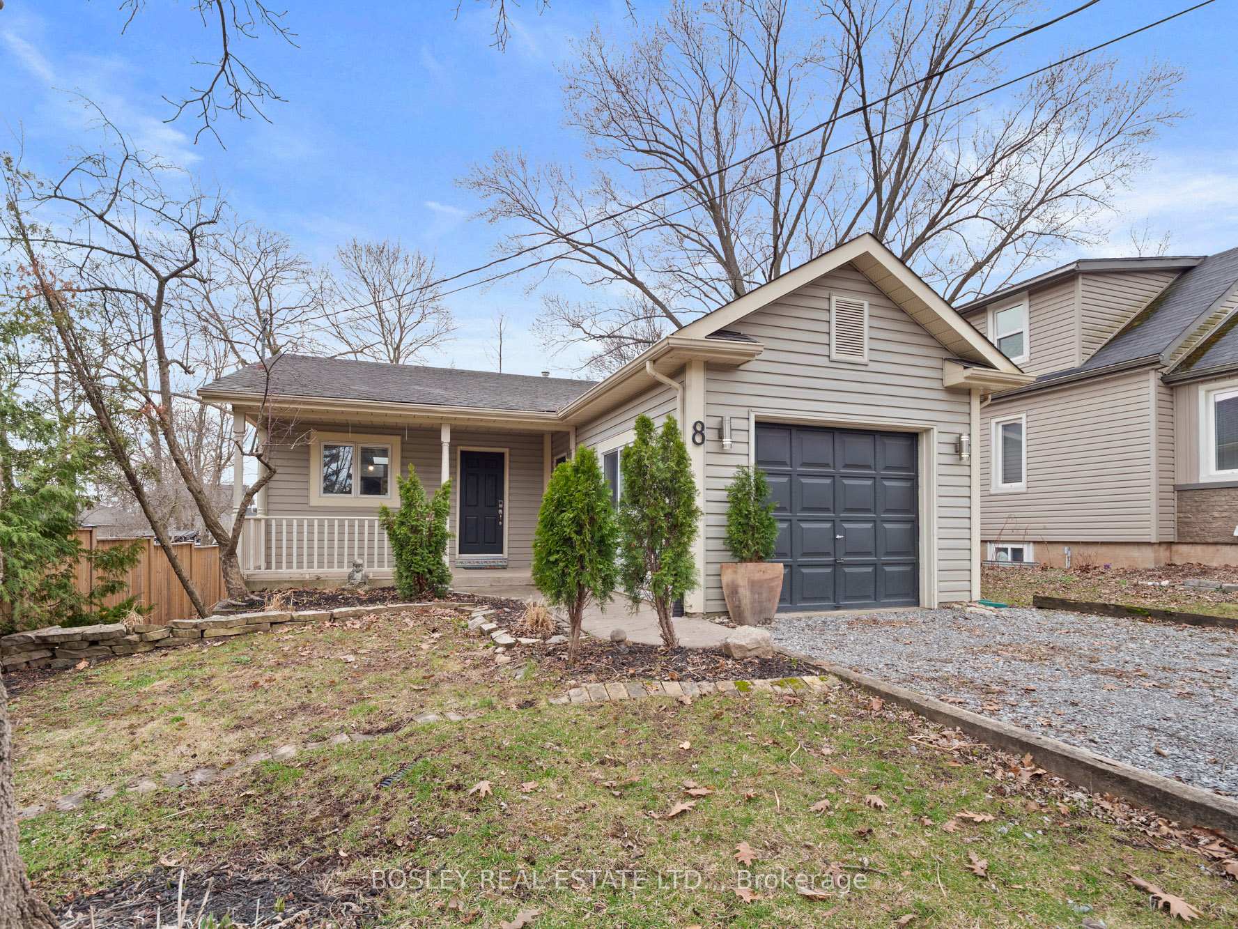 8 EMMETT Street, Pelham, ON L0S 1E0