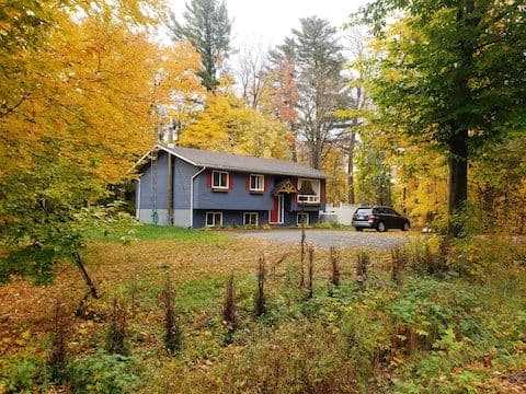 879 Stephenson Road E, Huntsville, ON P0B 1L0