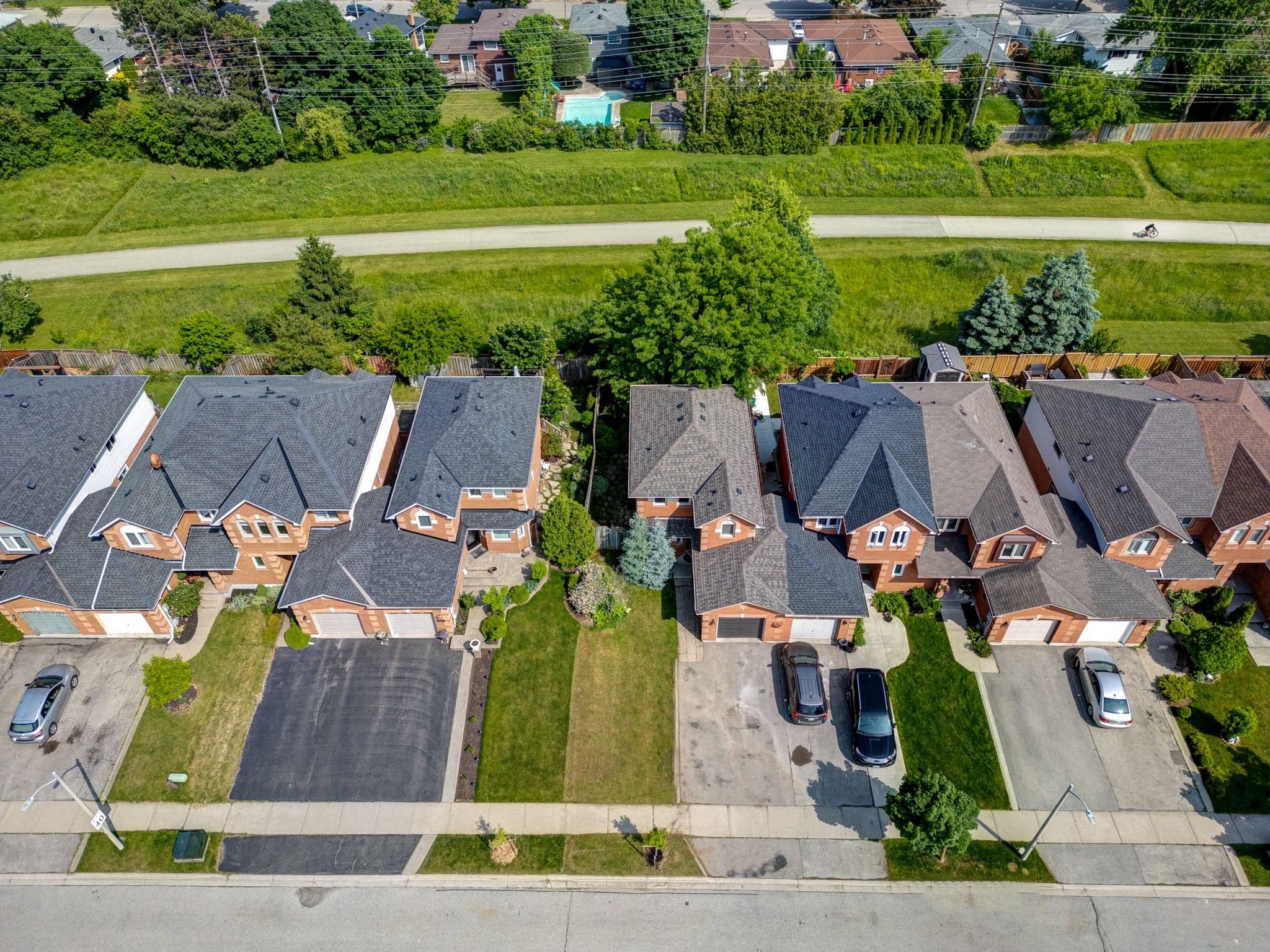 510 Taylor Crescent, Burlington, ON L7L 6G3