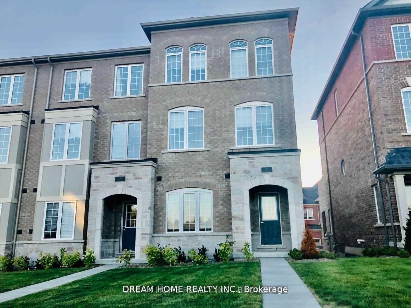 7 Heswall Lane, Newmarket, ON L3Y 0E1