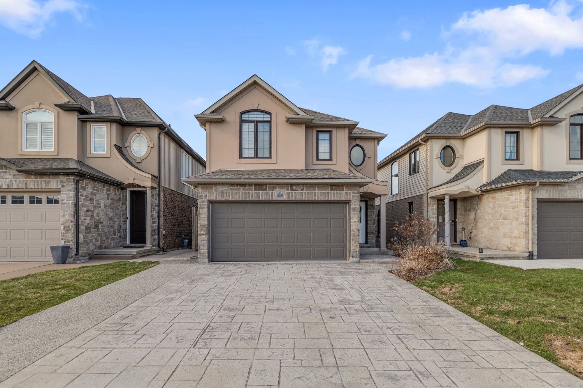 8667 Jennifer Crescent, Niagara Falls, ON L2H 0J1