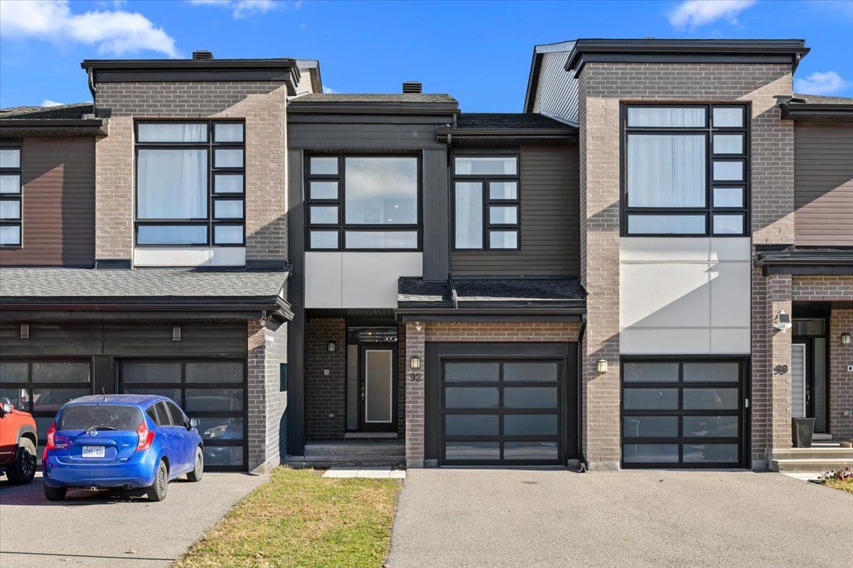 92 Longworth Avenue, Leitrim, ON K1T 0S7