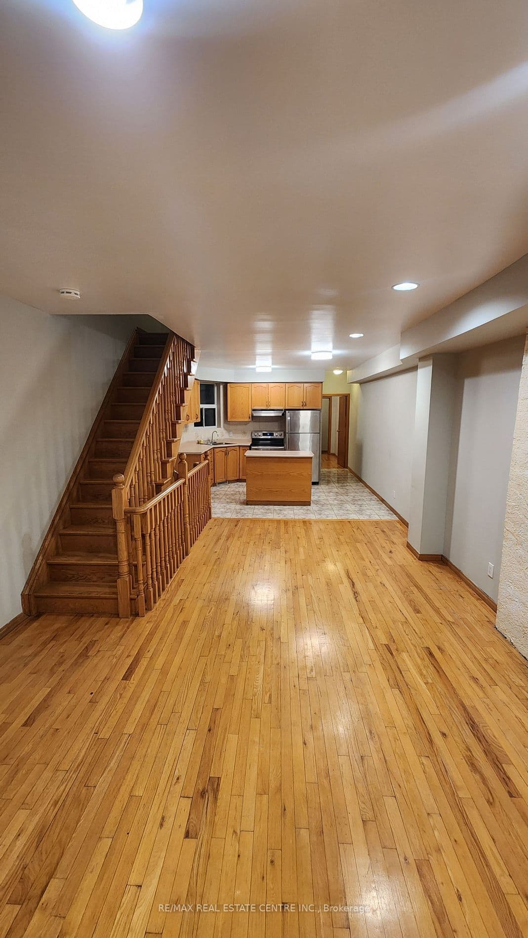 908 Ossington Avenue Upper, Toronto W02, ON M6G 3V1