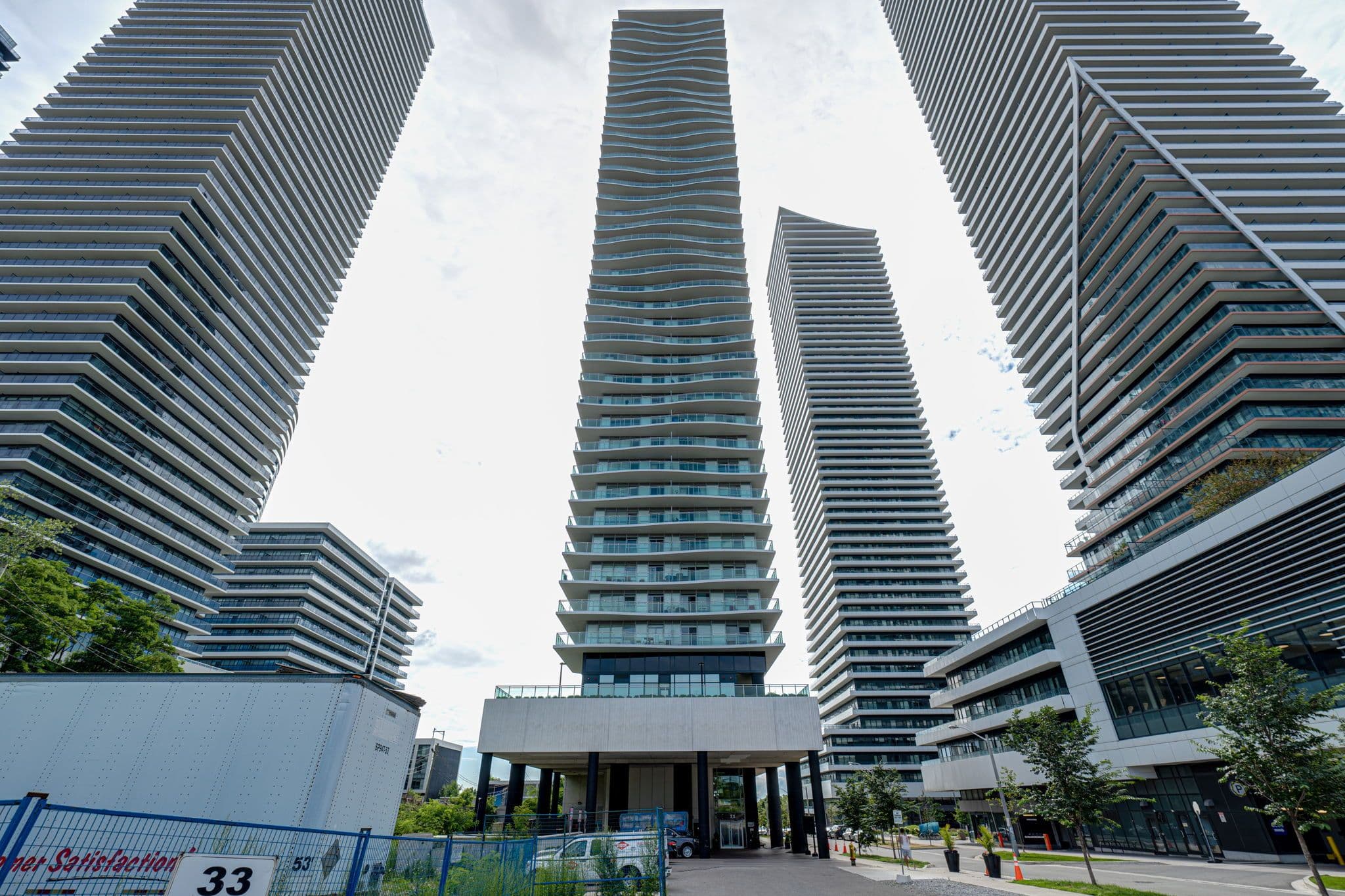33 Shore Breeze Drive 407, Toronto W06, ON M8V 0G1