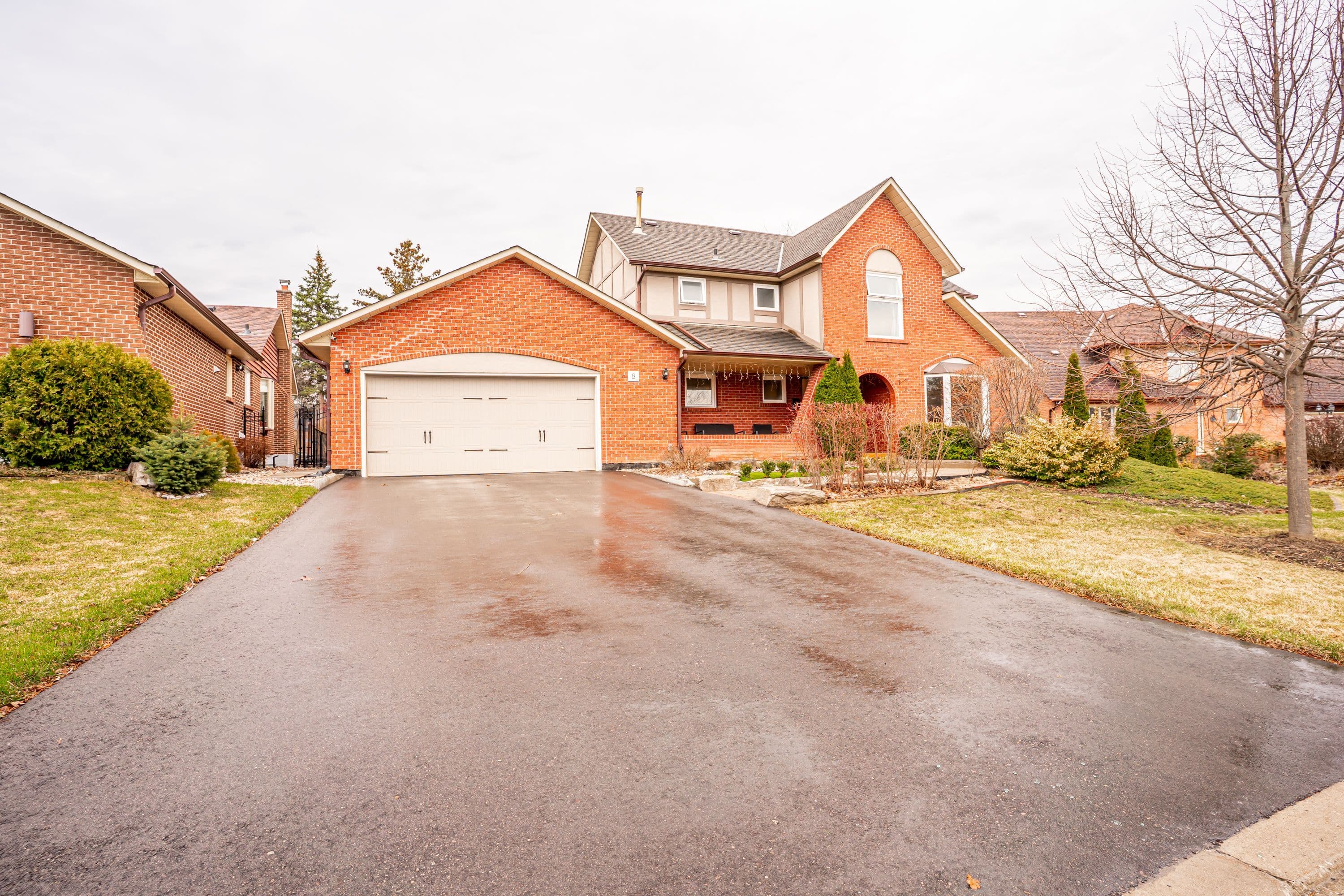 8 Oldham Crescent, Brampton, ON L6Z 1W3