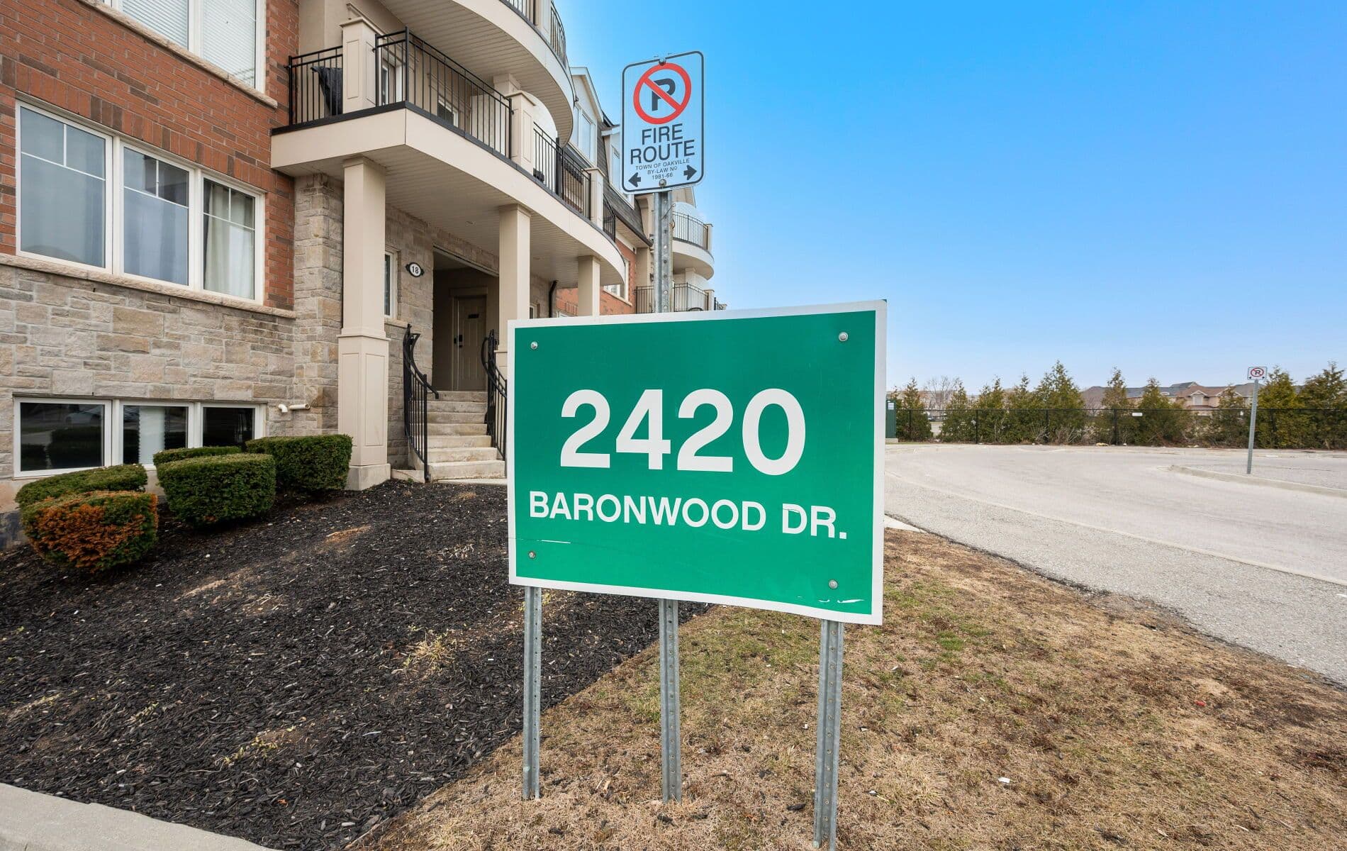 2420 Baronwood Drive 11 - 02, Oakville, ON L6M 0X6