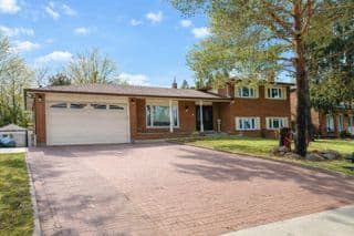 12 Rosegarden Crescent, Richmond Hill, ON L4E 2P2