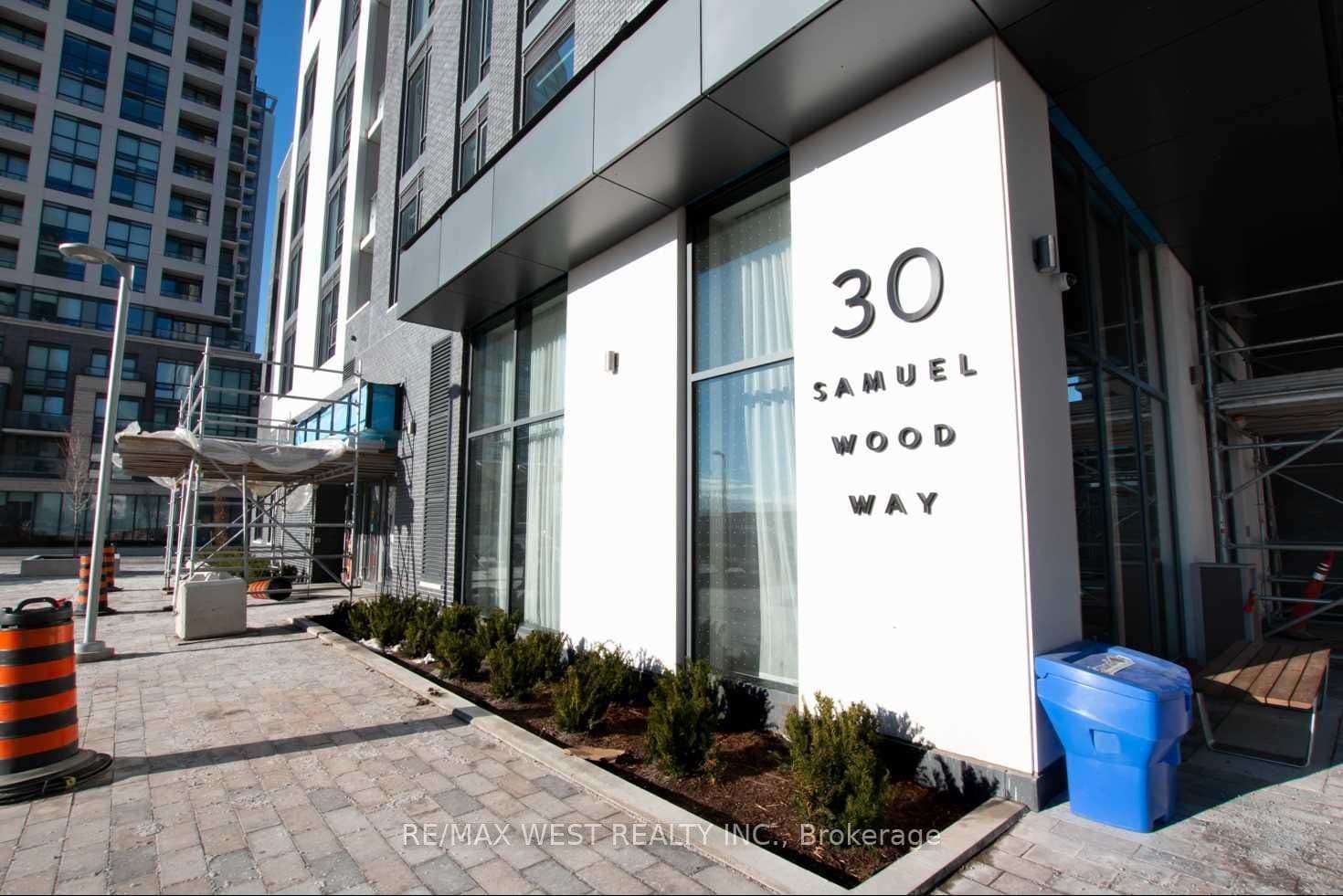 30 Samuel Way 3, Toronto W08, ON M9B 0C9
