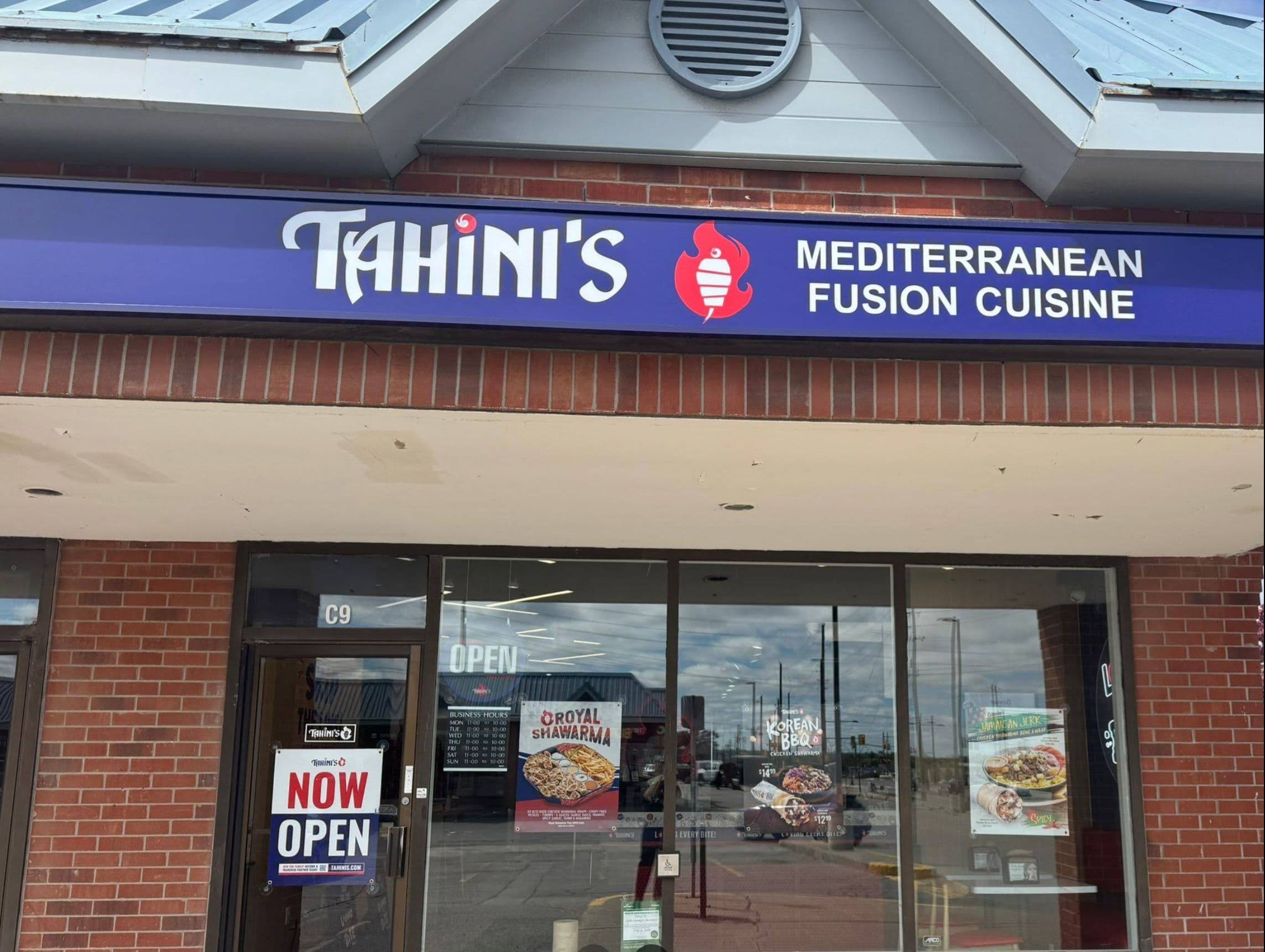 17480 yonge Street, Newmarket, ON L3Y 8A8