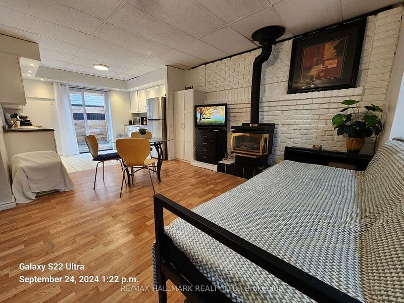 1560 River Road W, Wasaga Beach, ON L9Z 2W4